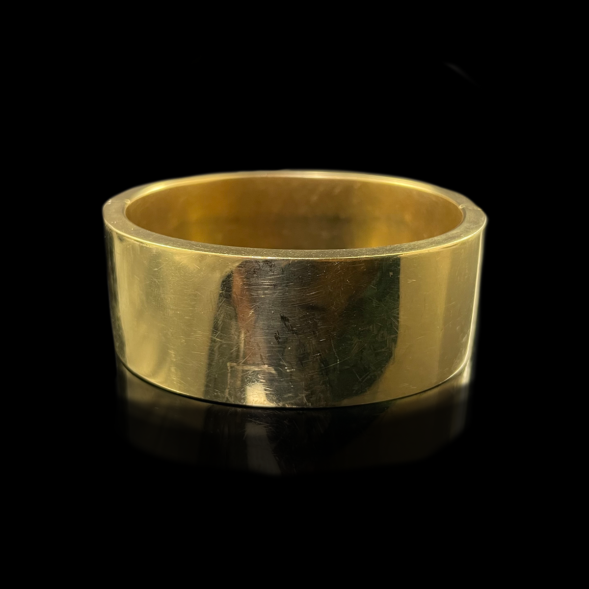 18K Yellow Gold Jade Cabochon Bangle Back.png