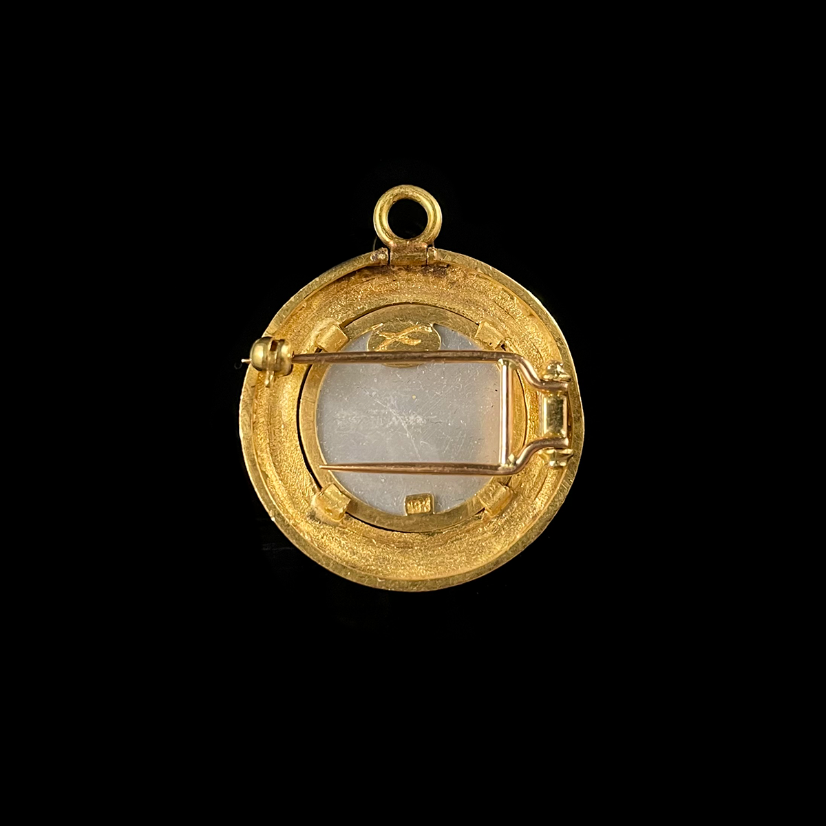 18K Yellow Gold Carved Venetian Glass Pendant signed Elizabeth Locke-2 Back.png