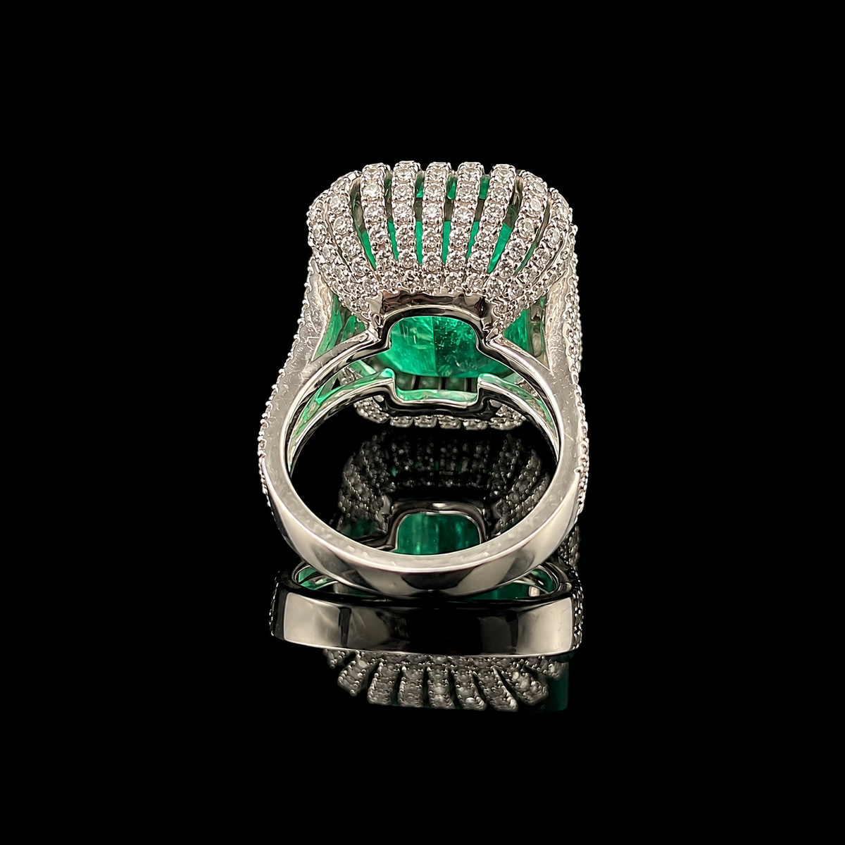 18K White Gold Emerald and Diamond Ring Back.png