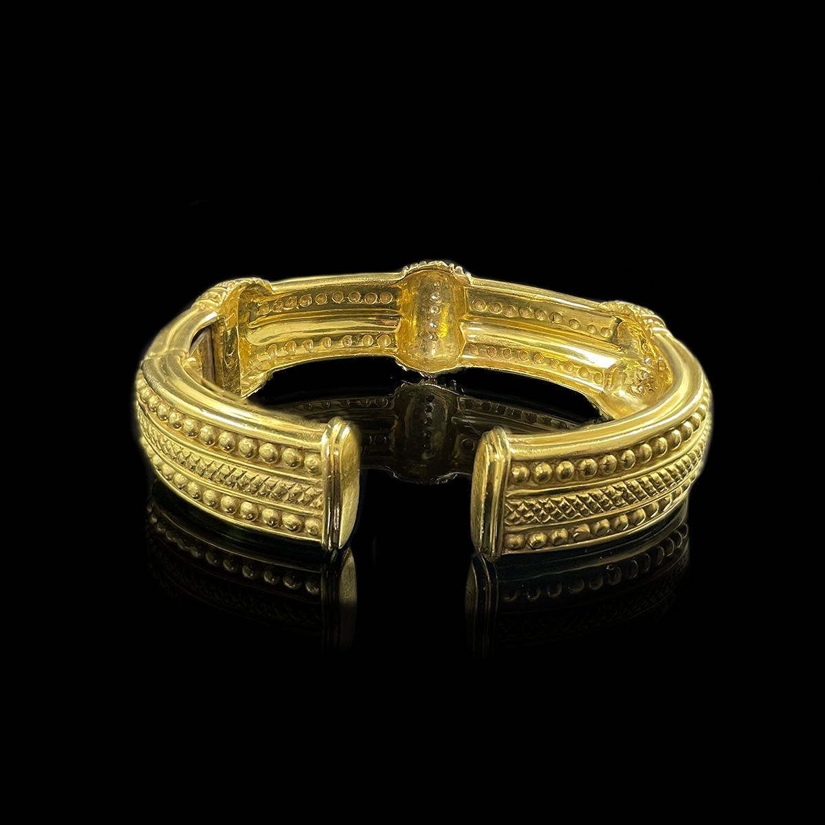 18K Yellow Gold cuff bracelet signed Judith Ripka Back.png
