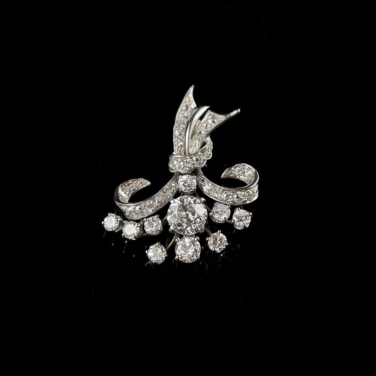 Platinum Diamond Floral Pendant.png