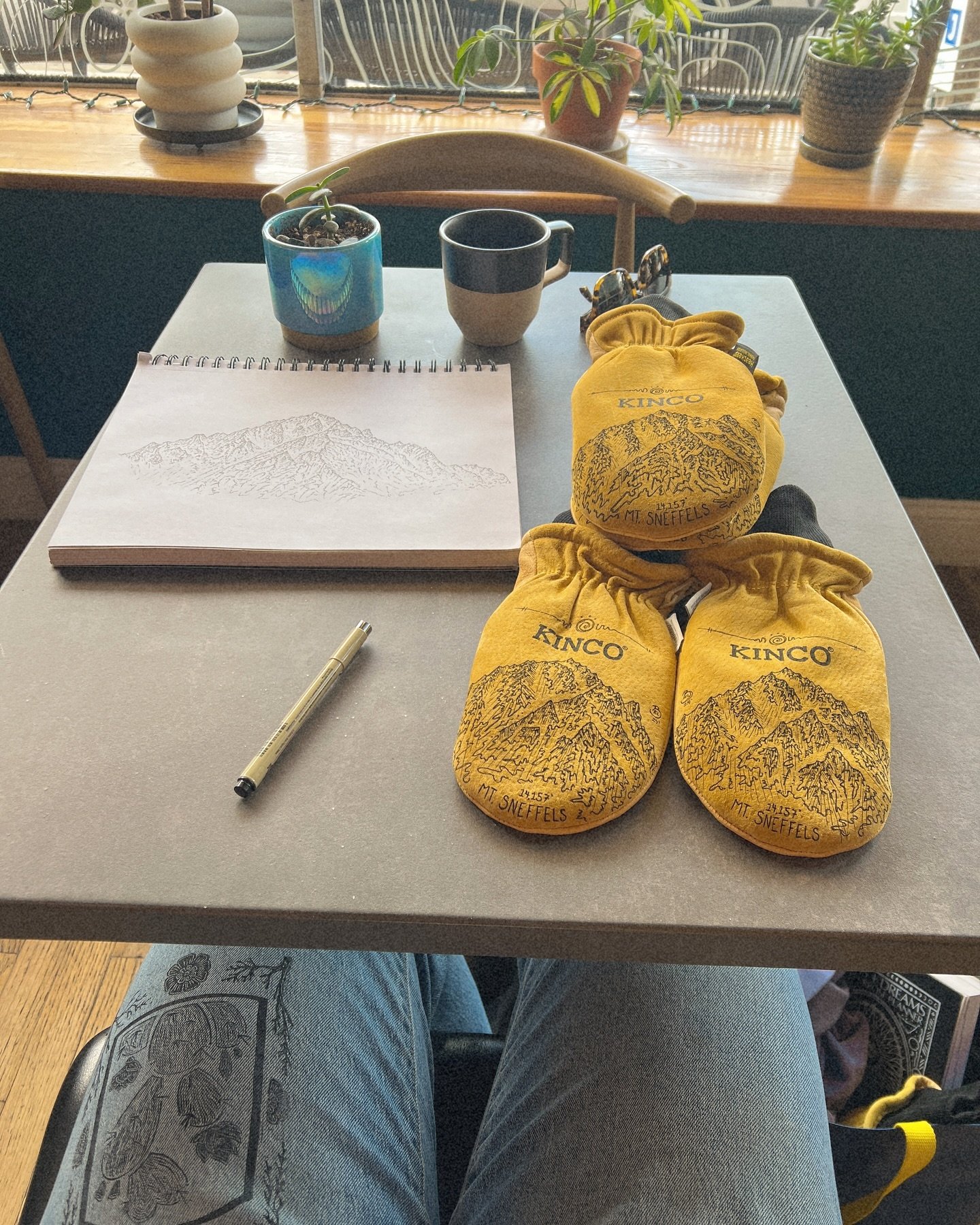 Winter is coming fast ❄️ I will be stocking a few local Colorado shops including @rompskis 💛@coffee_lab_cb 💛 @durangosustainablegoods 

I&rsquo;m currently working on my personal website as well! Keep your eyes out for commission openings! I will o