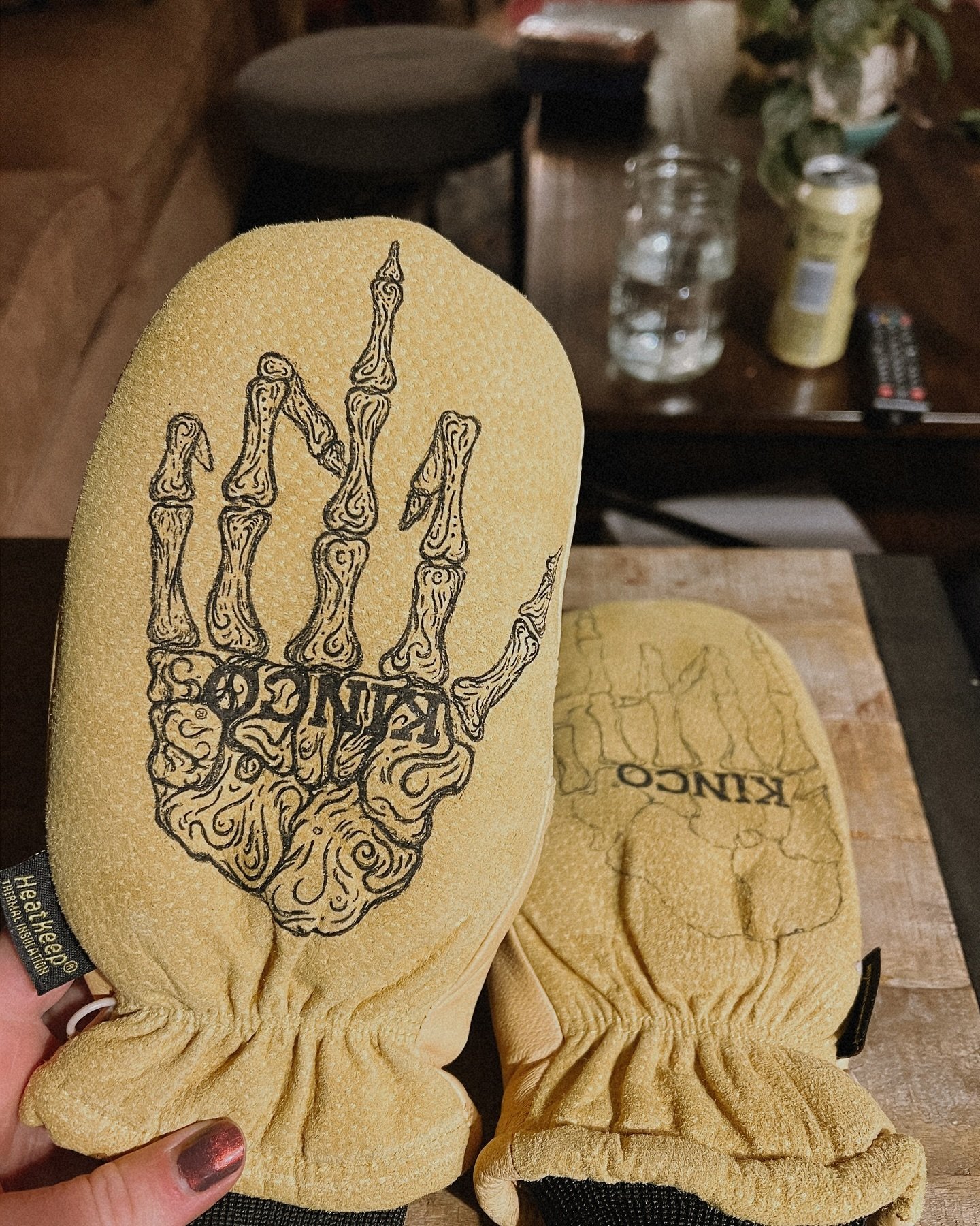 Creepin&rsquo; it cool 💀 

A pair of customs for @savajules