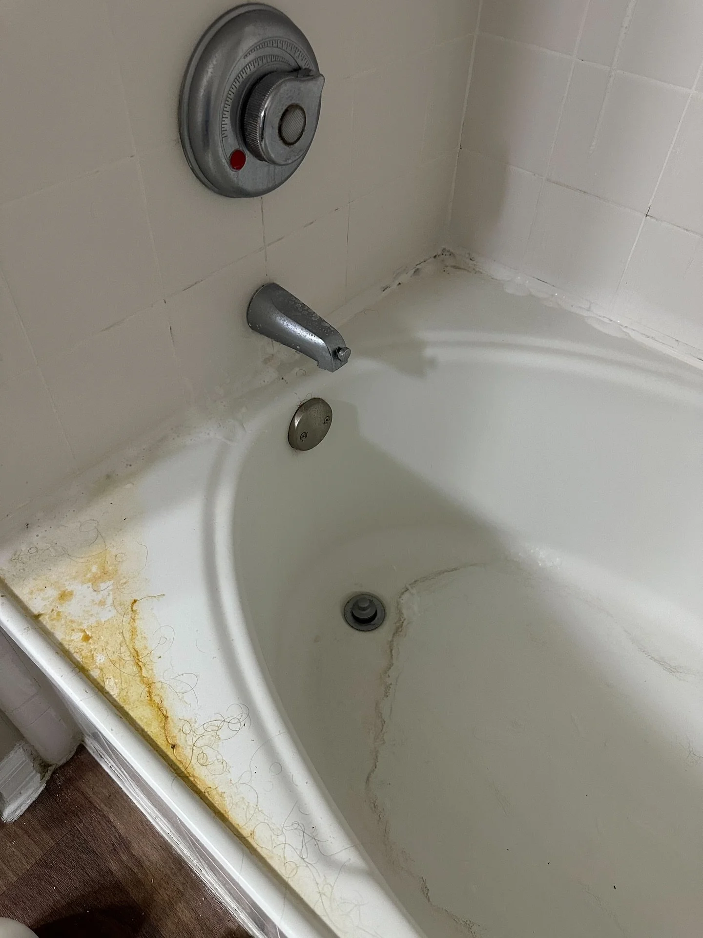 New before/after 📸

Check out these amazing before and after results
💥
At Superb Maids Tampa, we specialize in detailed, professional cleaning that makes your home feel brand new. No more soap scum, water spots, or stubborn grime - just shine, comf