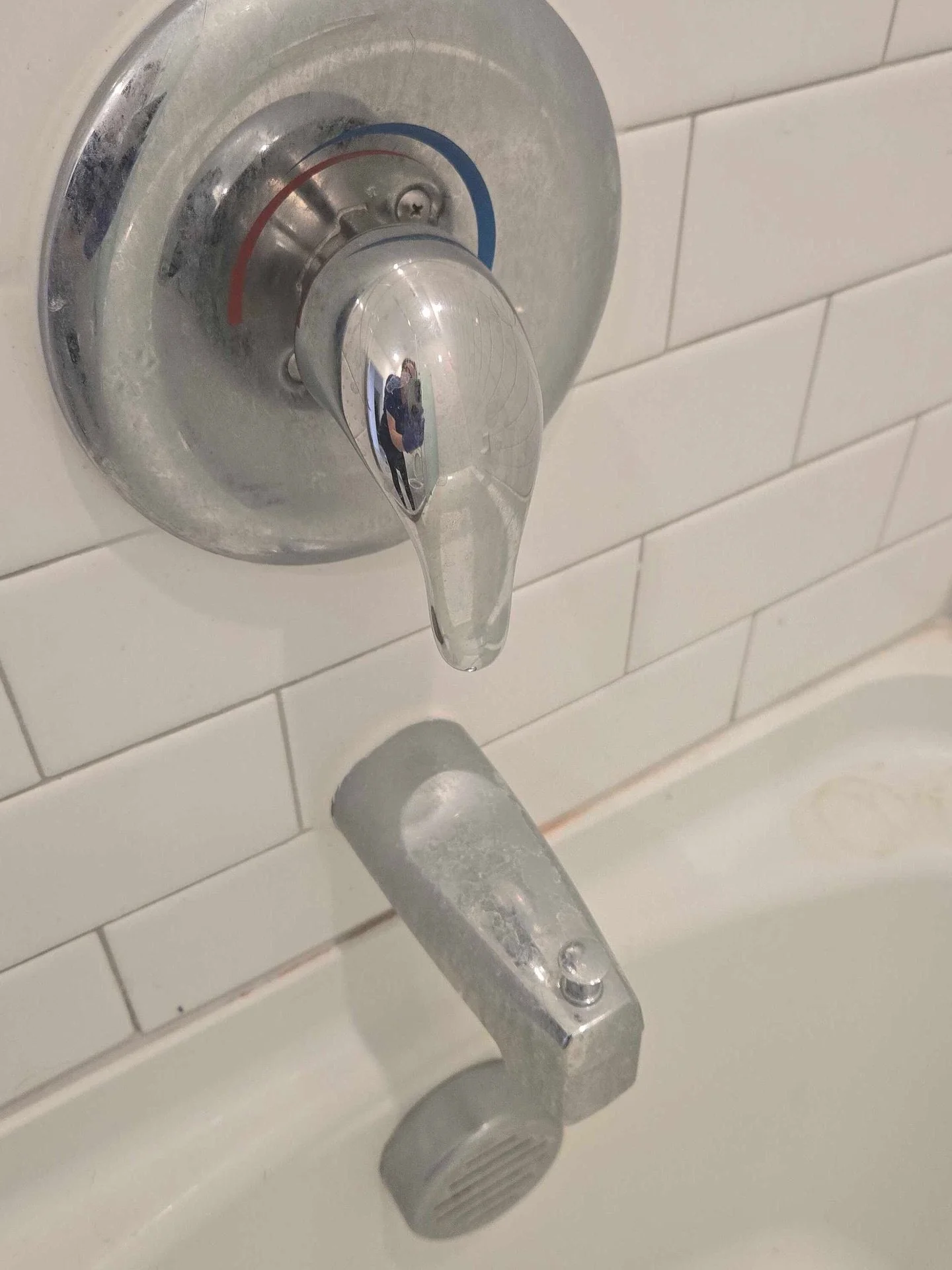 New before/after 📸
 Just look at that shine! 😍

So clean it might just blind you! 😎💧

At Superb Maids Tampa, we don&rsquo;t just clean - we transform. Whether it&rsquo;s a single tap or your entire home, we bring back the shine you forgot was eve