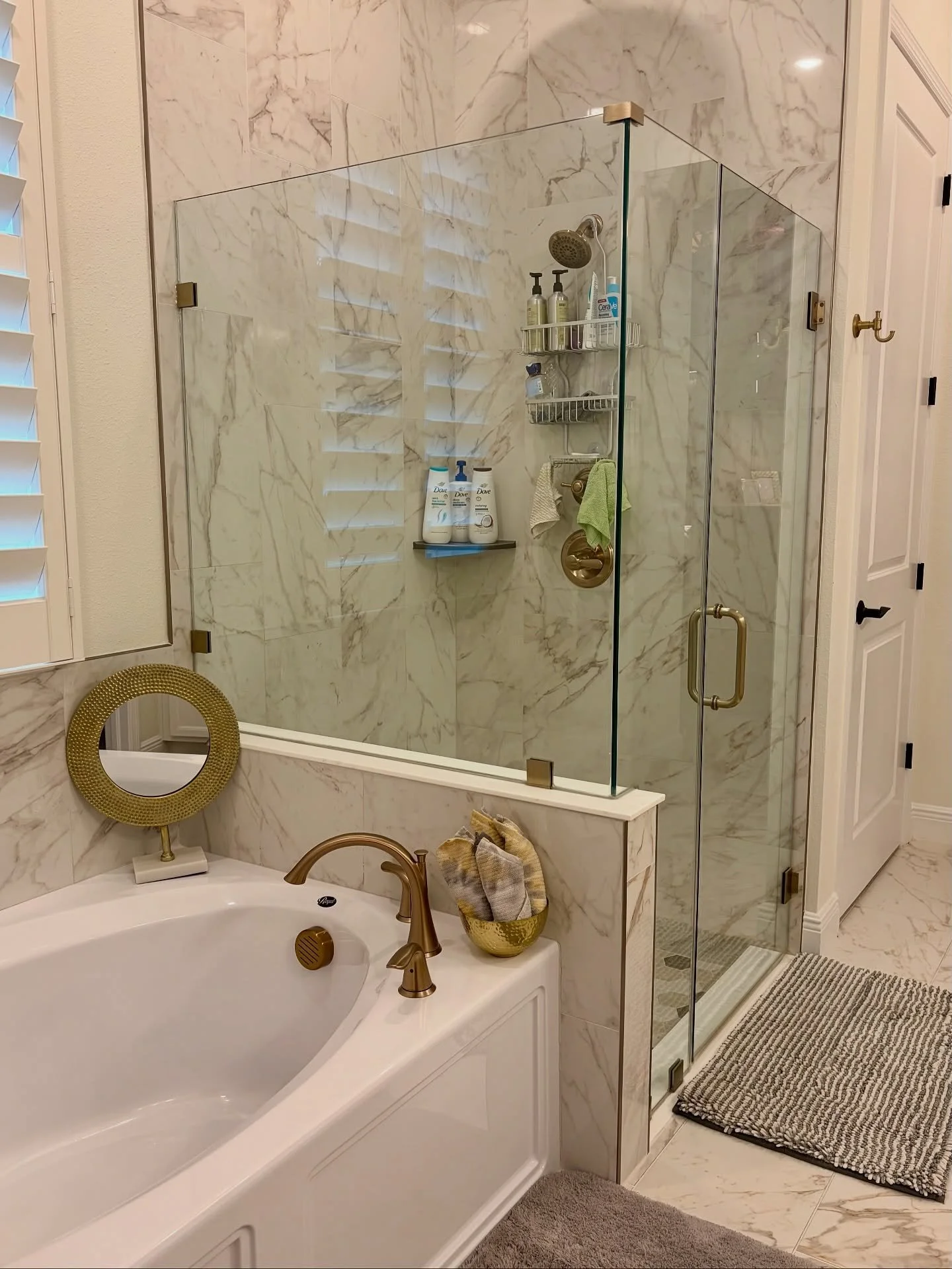 ✨ Shine you can feel - clean you can trust ✨
 Swipe to see the magic our team brings to every bathroom we touch! 🛁💎

From limescale removal to deep sanitizing, our professionals make every surface sparkle - because a fresh, clean bathroom changes t
