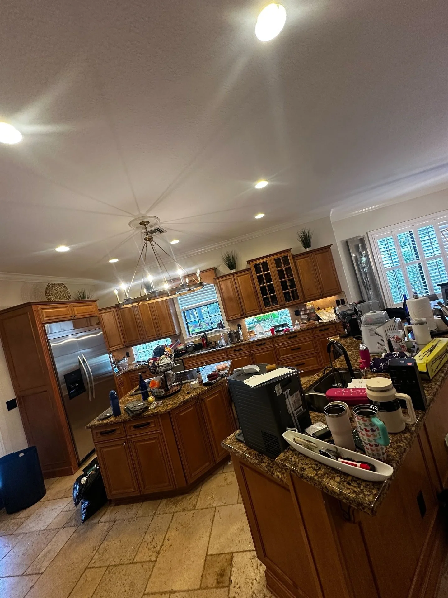 ✨ Before &amp; After Cleaning ✨

A clean and organized home makes all the difference.
 In these photos you can see the transformation of the kitchen and living room - everything is clean, fresh, and back in its place. 🧼🏡

Our main goal is not only 
