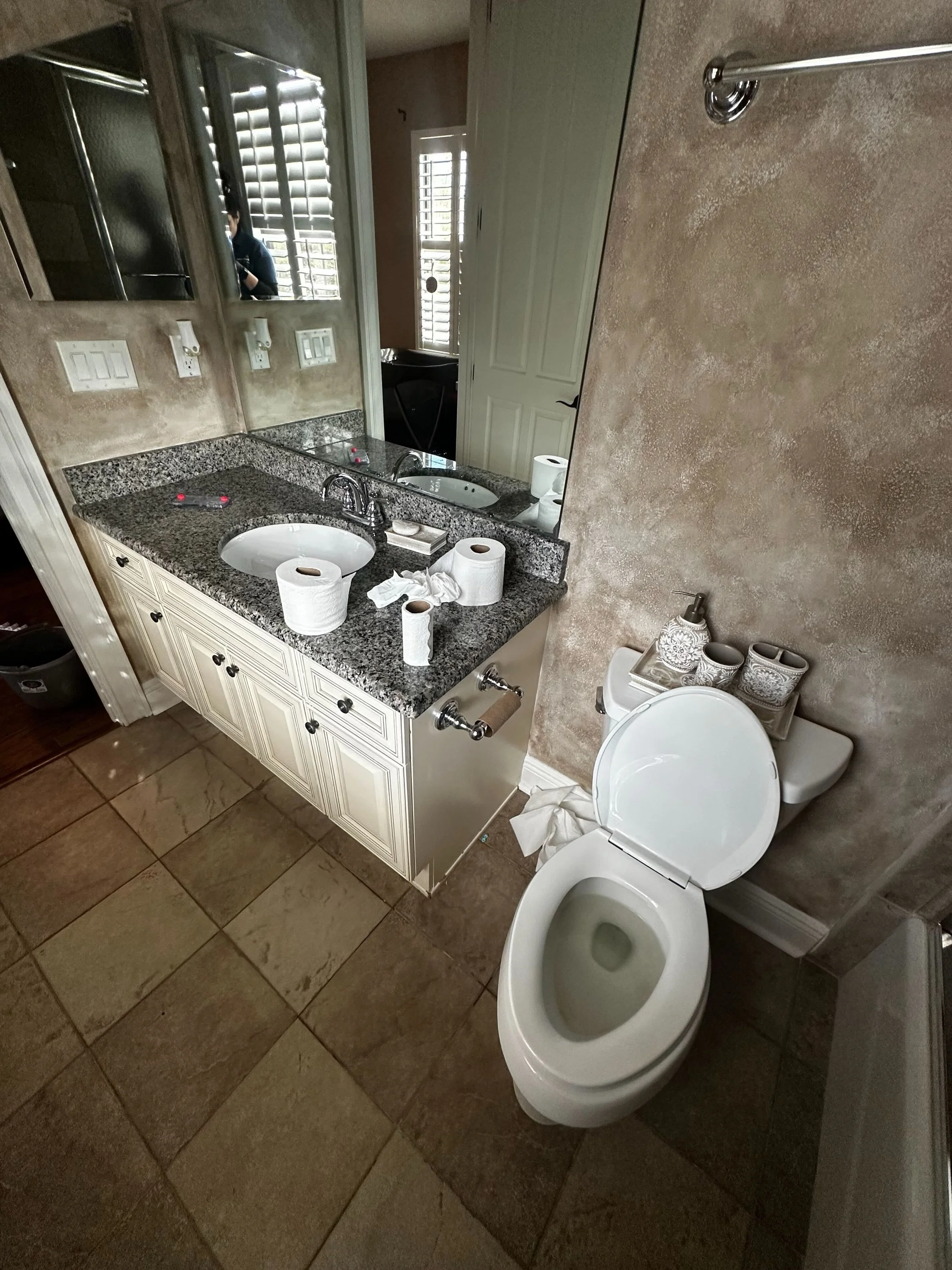 New Before &amp; After 📸

Bathroom transformation done right ✨🧼

From cluttered countertops and everyday mess to a fresh, spotless, and organized bathroom 🚿✨

We cleaned every surface, polished the sink area, sanitized the toilet, and brought back