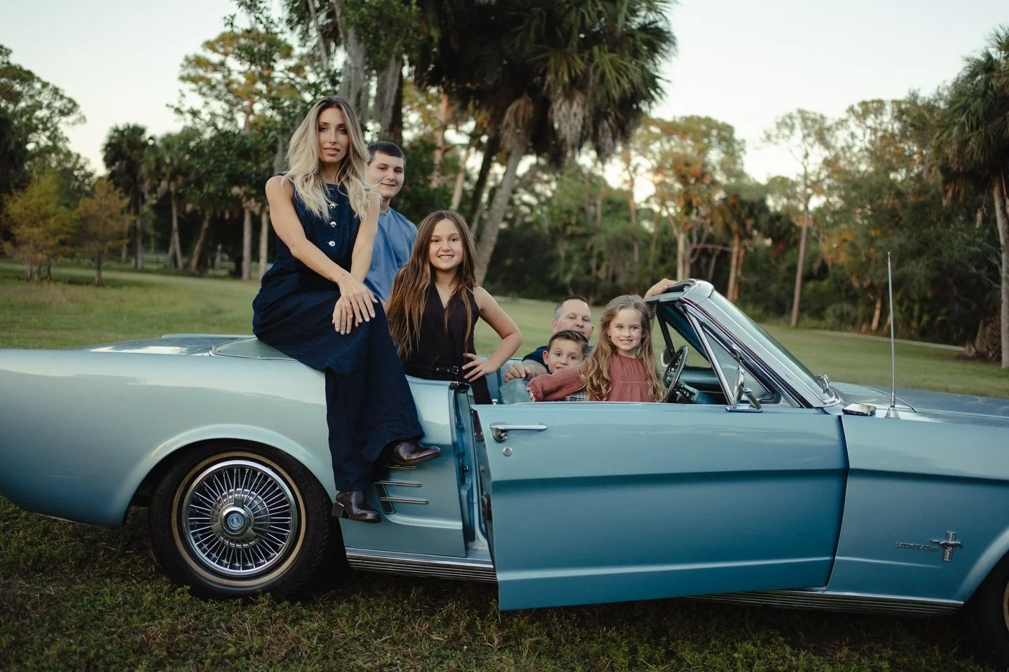 Had so much fun creating these vintage family vibes with this awesome crew. I love watching their story unfold a little more every year ✨🌿