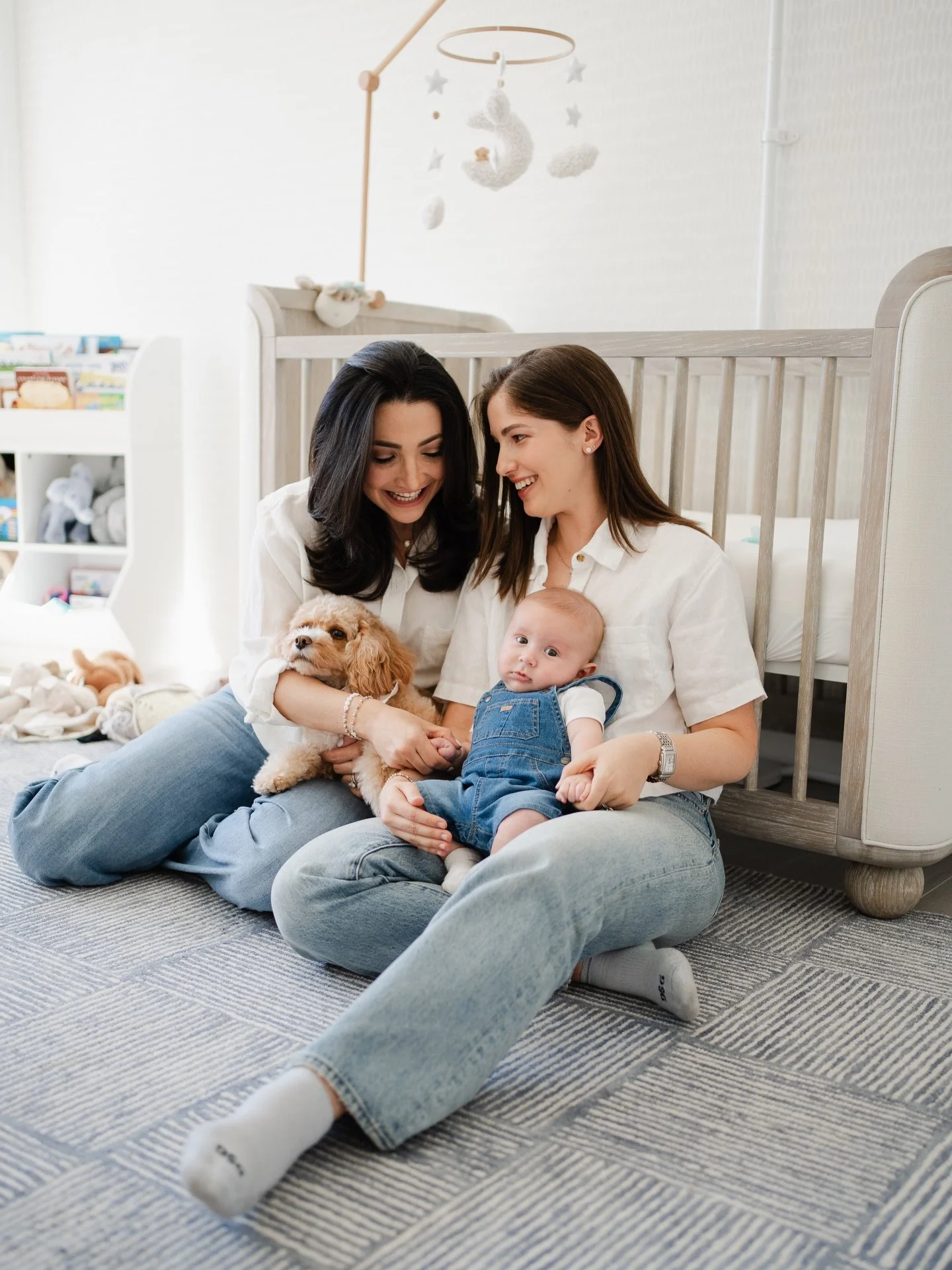 More in-home sessions, please!

There&rsquo;s something so pure in capturing families at home, comfortable, connected, and completely themselves. Just a glimpse of the beautiful moments we documented 🏡📸🤍

Keywords: in home photography, family phot