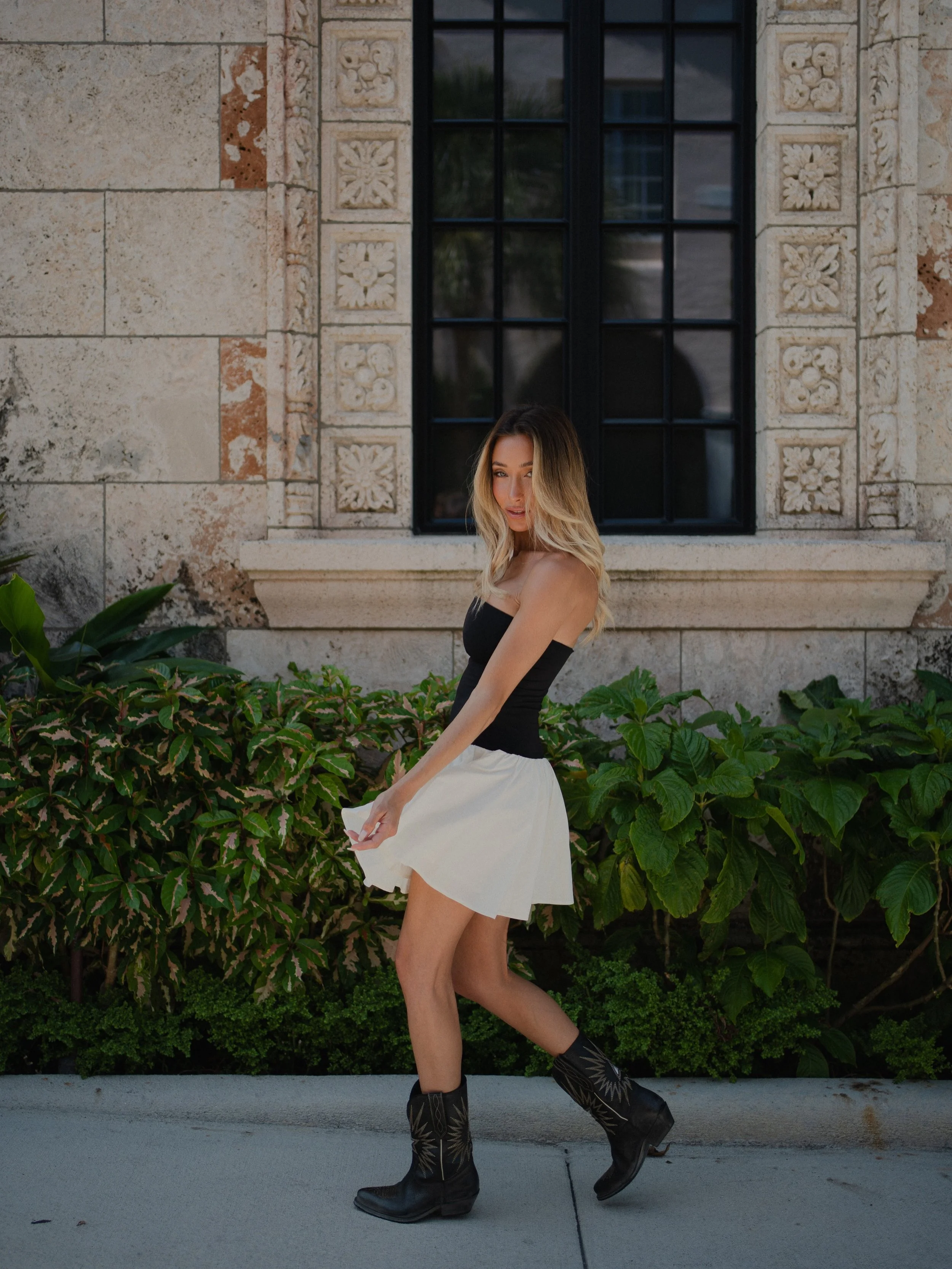 dress up, chase sunshine, and have a little fun with it ✨🎞️

Mua: @closetrichh 
Hair: @anacolour 
📸: @richardbeaber 

#palmbeachphotos #palmbeachinspo #photoshoot 

  Palm Beach aesthetic &bull; Effortless elegance &bull; Neutral tones