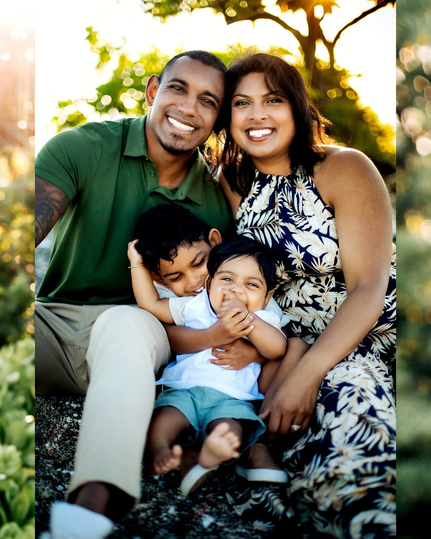 Happy Aloha Tuesday 🤓

Working with me is knowing I&rsquo;m obsessed with rich contrasty color, &amp; will probably move you multiple times throughout the session based on the light. 😅

I try my best to keep everything consistent with editing, but 