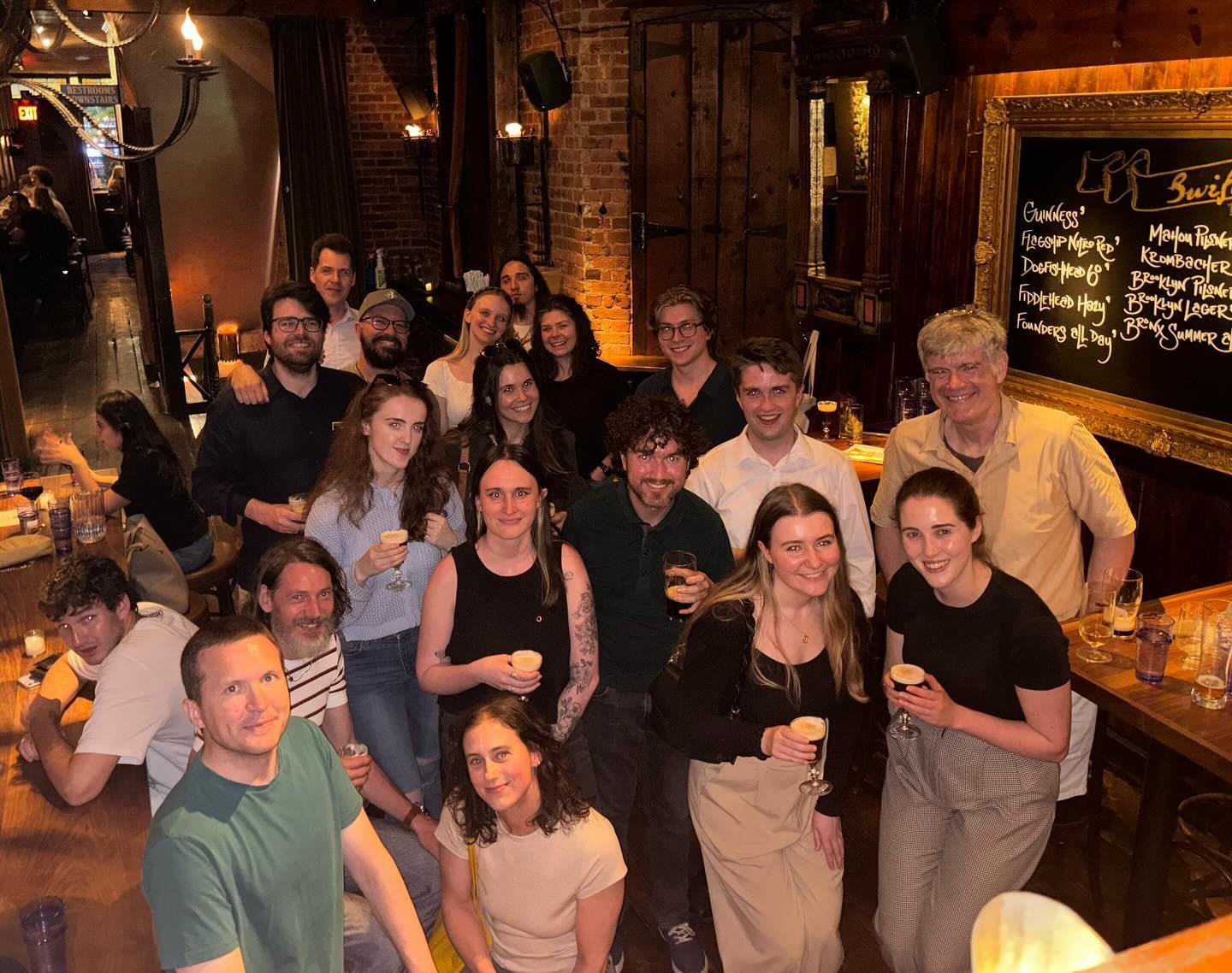 T&aacute; muid ag f&aacute;s! Go luath, beidh gach duine i Nua-Eabhrac ag labhairt as Gaeilge ☘️🥃🗽

📆🇮🇪 Inn&eacute;, chuir GAELTACHT NYC f&aacute;ilte roimh &aacute;r ngr&uacute;pa is m&oacute; riamh! Th&aacute;inig timpeall 30 Gaeilgeoir uisce 