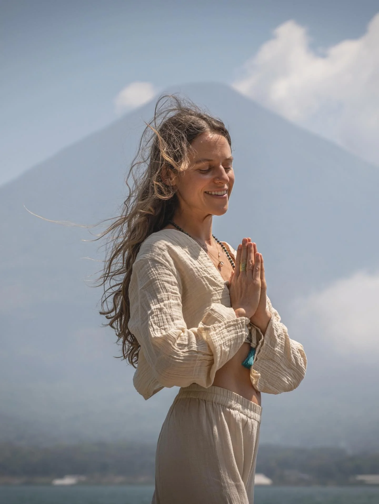 hi everyone, esme here 🙏🏻 one half of the embodied being retreats team 🌟 I want to introduce myself in the space with some photos and fun facts!

1- Yoga, meditation and prayer are my daily practices. They keep me centered and connected to my hear