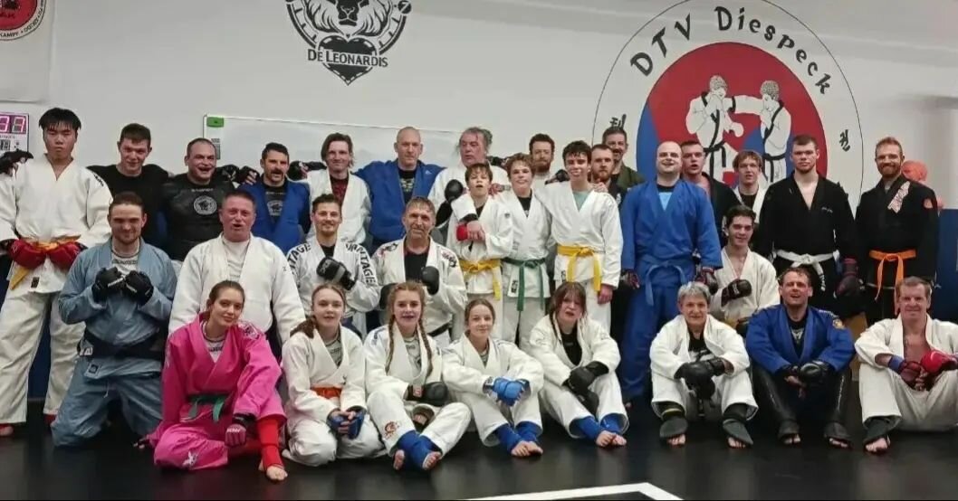 Am 06.01 waren wir in Diespeck beim Allkampf Sparring, welches den Kinds sowie den Erwachsenen sehr viel Spa&szlig; gemacht hat. Wir alle konnten mega Erfahrungen sammeln, wir freuen uns auf ein weiteren Sparringstreff. 🥋💪