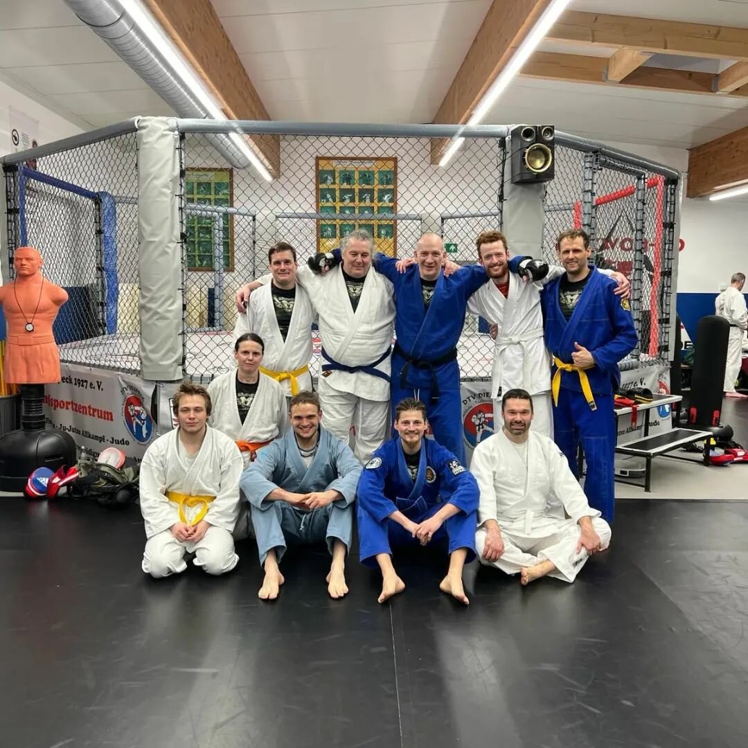 Vergangenes Wochenende Allkampflehrgang des JJVB in Diespeck. Referent war Rolf Brau&szlig;e von der Sportvereinigung Polizei Hamburg und head coach des Combat Team Hamburg. Super Lehrgang, super Leute und wir haben technisch einiges mitgenommen 🥋🎉