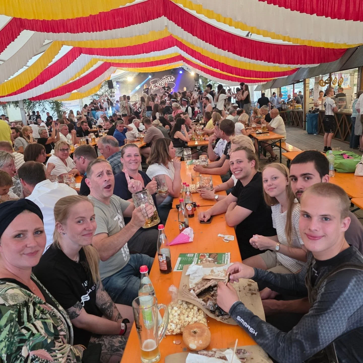 🎡 K&auml;rwa-Zeit mit dem AJJC! 🍻🍗

Wie jedes Jahr waren wir heute wieder gemeinsam auf der Wetzendorfer K&auml;rwa &ndash; gute Stimmung, gutes Essen und das beste Team &uuml;berhaupt! 🥳💪

Ob auf der Matte oder auf der K&auml;rwa &ndash; wir ha