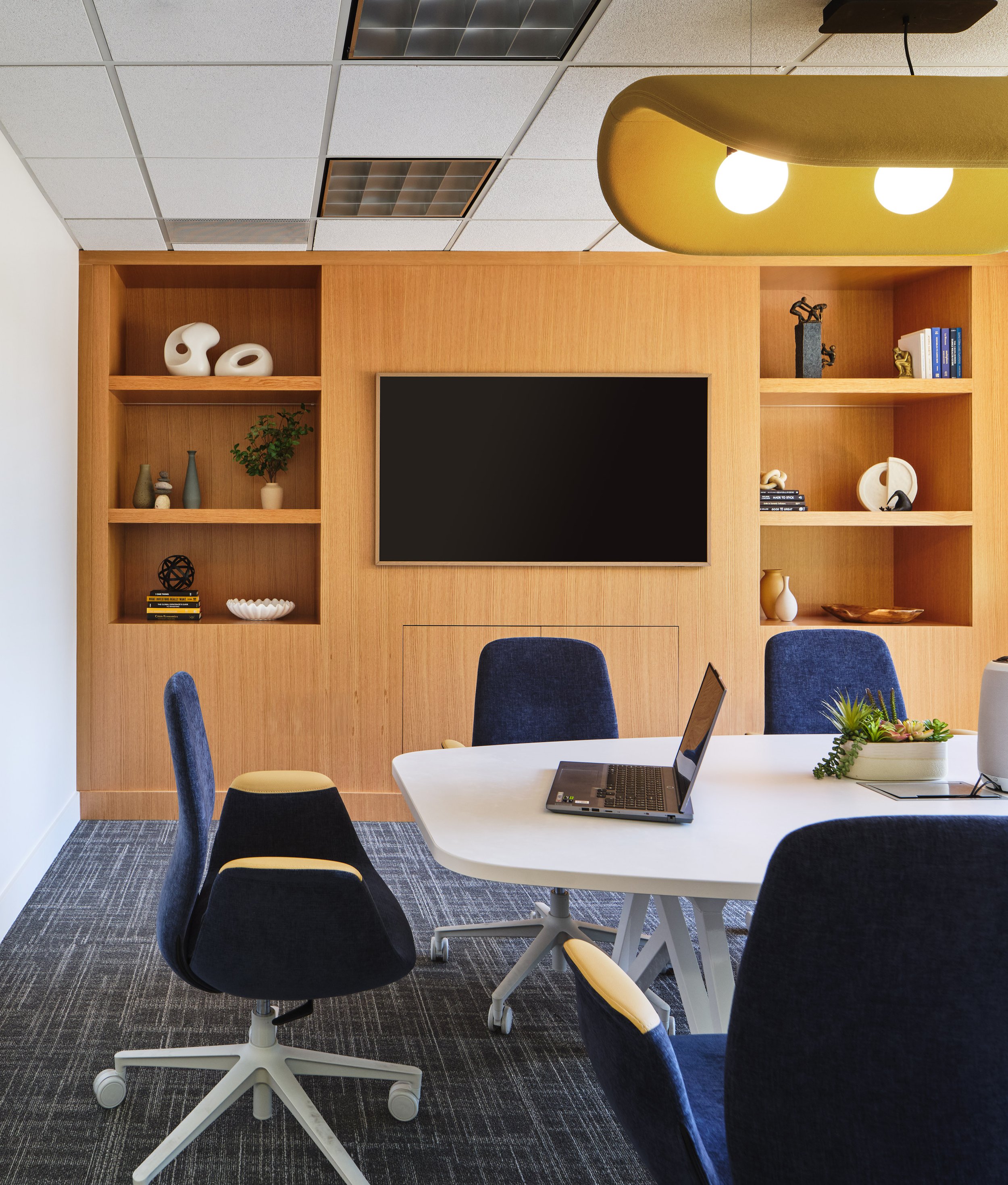 CONF-RM (3).jpg