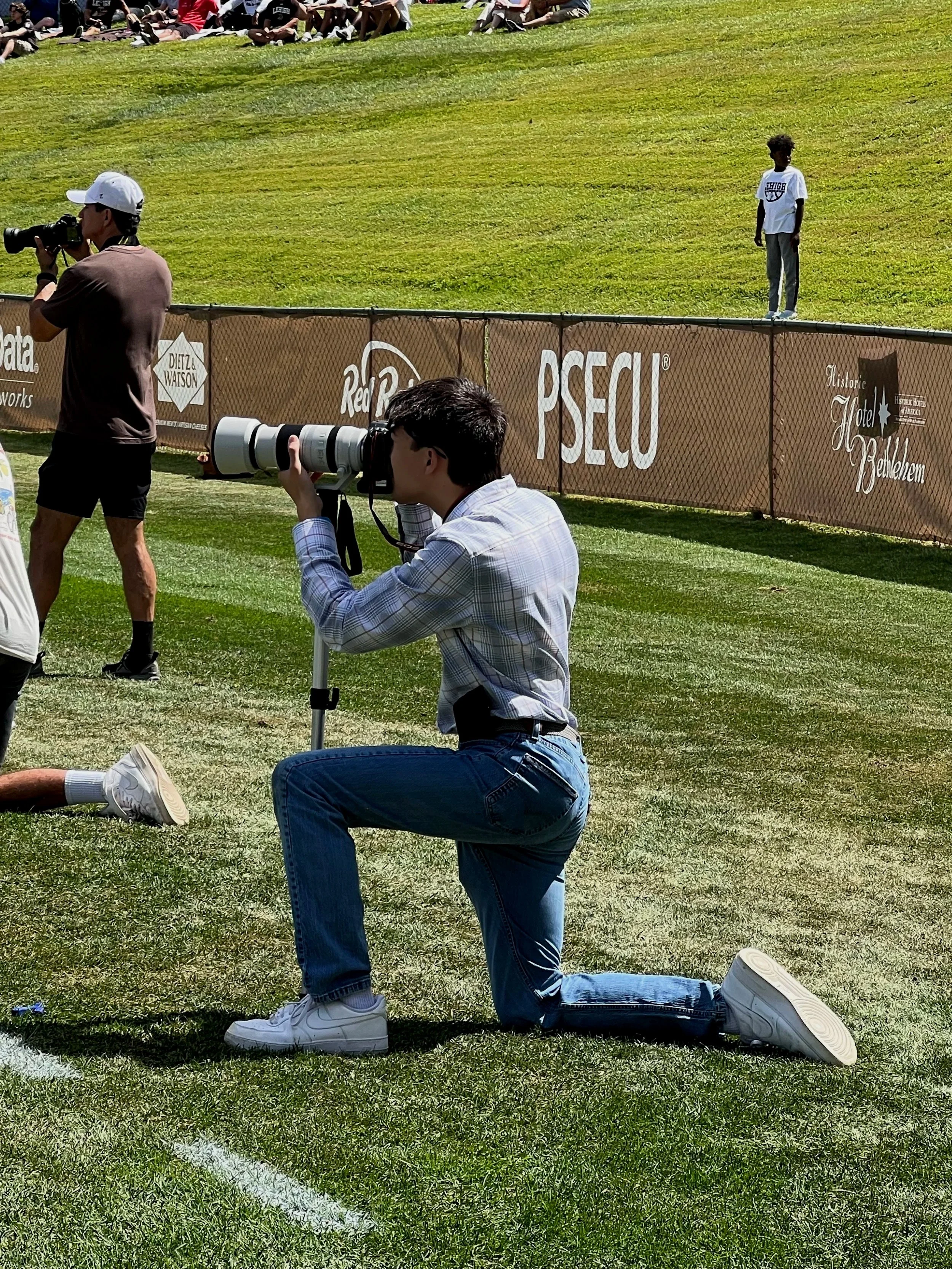 Luke Kaiser takes photos.