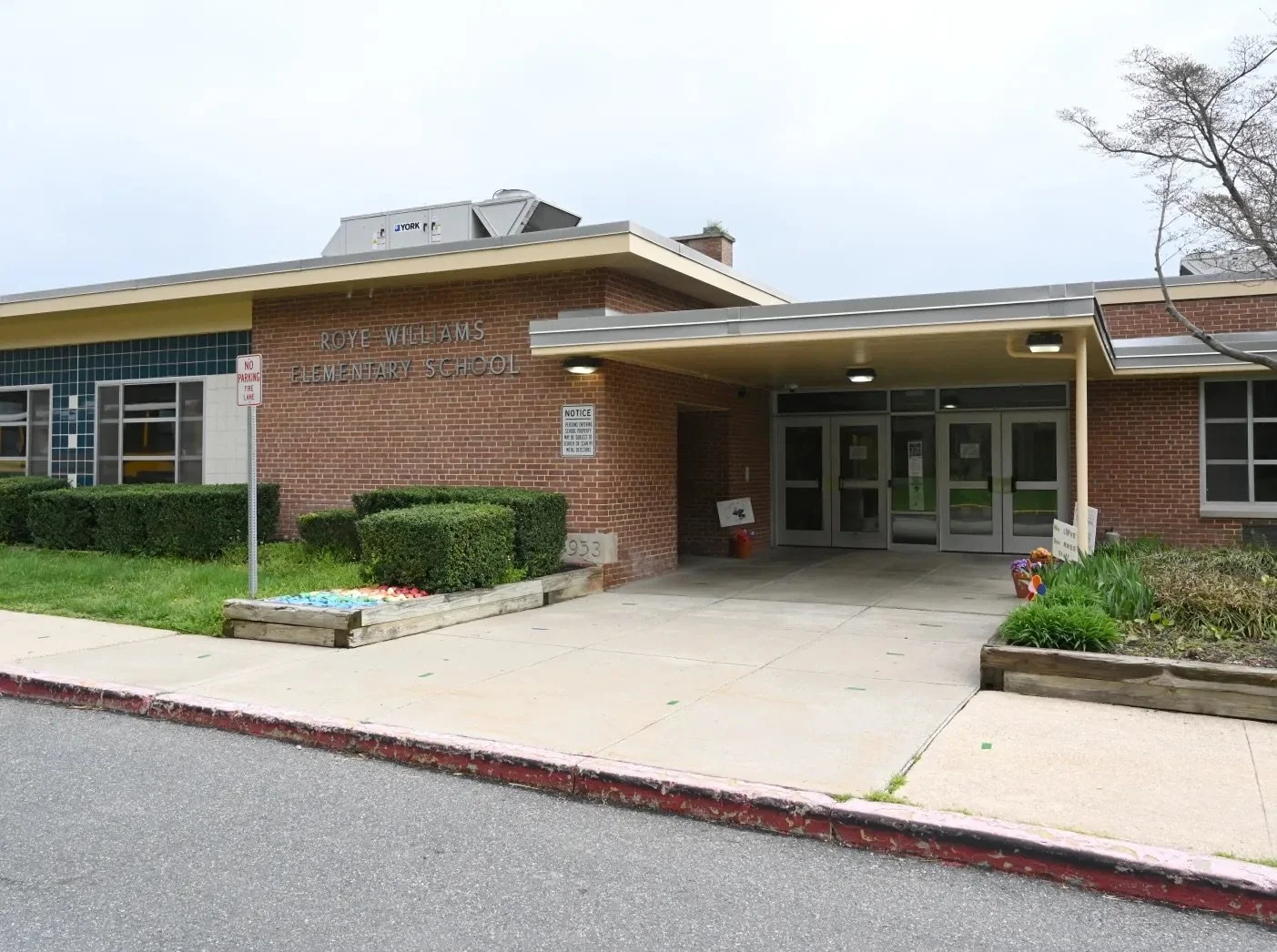 Roye Williams Elementary School, staff file art