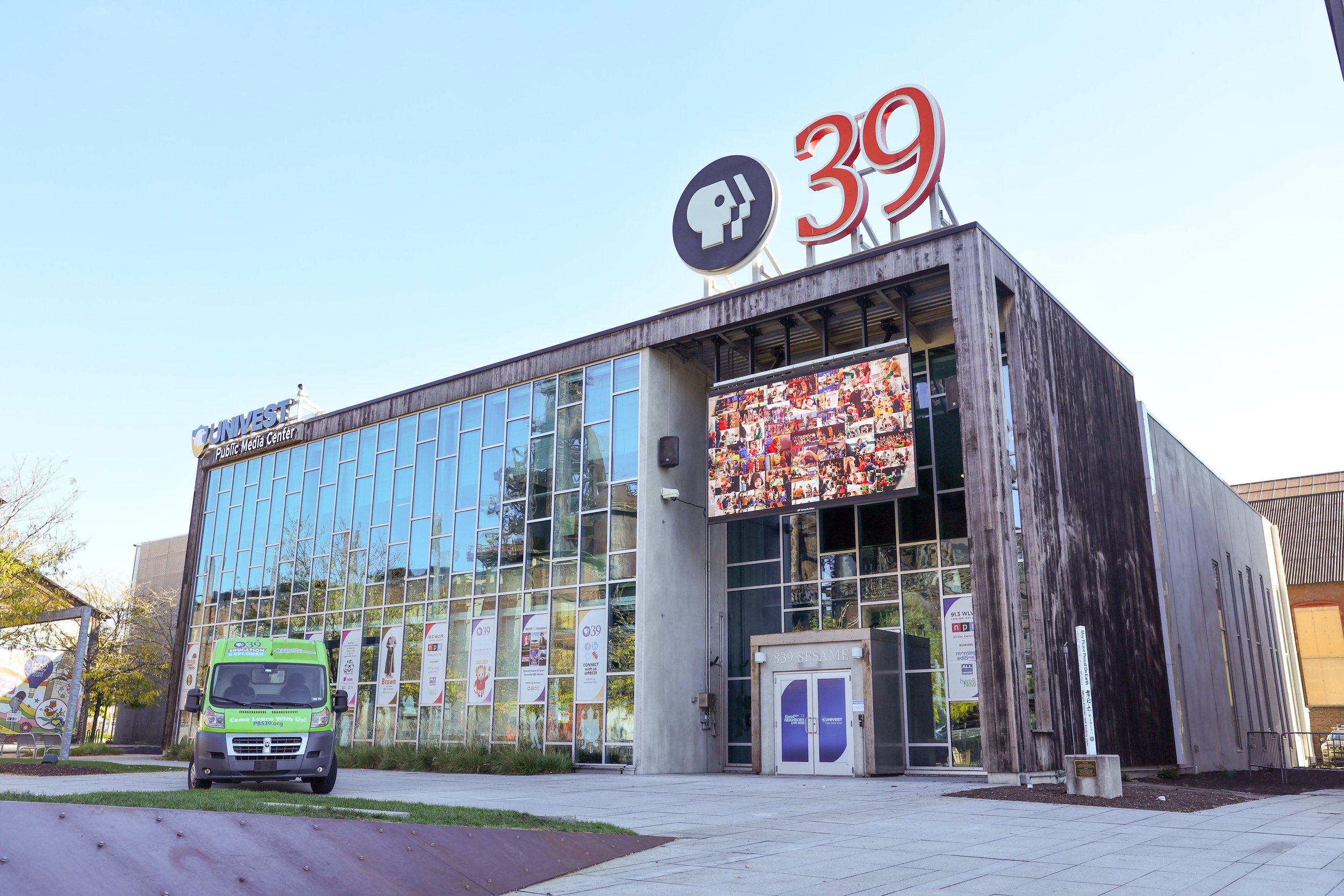 NEWSREFFUEWLVR web.jpg