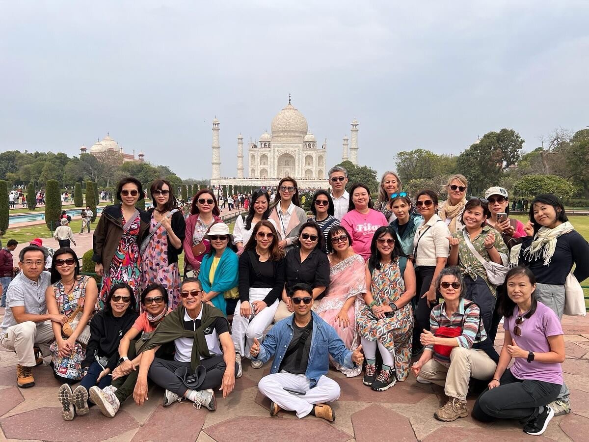 Arriving #India 🇮🇳 for our first yoga retreat in 2024!!! Look at how stunning the world famous Taj Mahal is 🕌✨ We are so ready to explore more in this amazing country! Stay tuned for our update of this surreal journey.