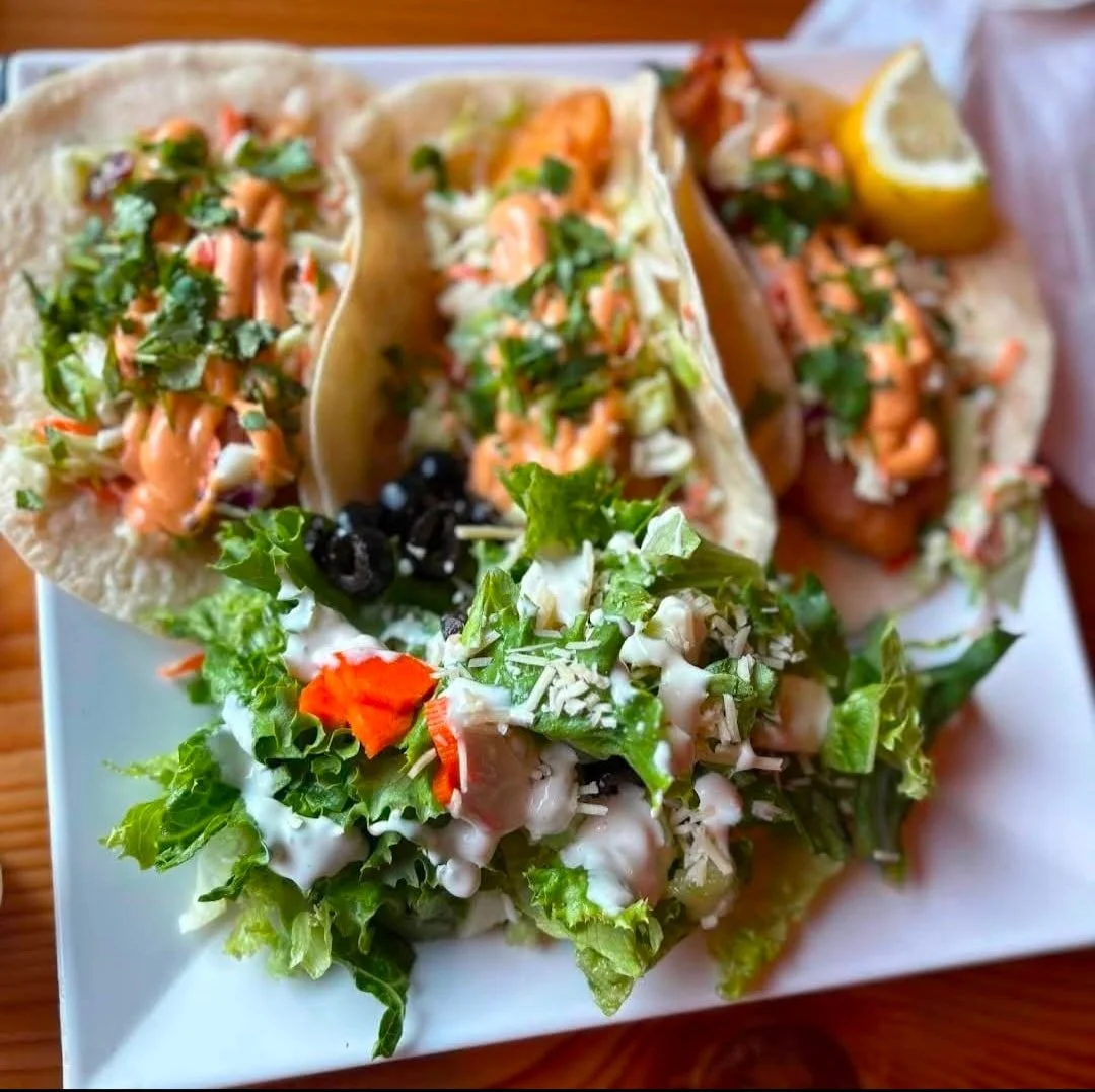 It&rsquo;s TACO TUESDAY at the Squirrel Tree Resort and your kitchen officially has the night off.
🌮 Tacos all day
🍹 Margaritas that don&rsquo;t mess around
😋 Zero cooking. Zero dishes. Maximum flavor.
Work was long. The couch will still be there 