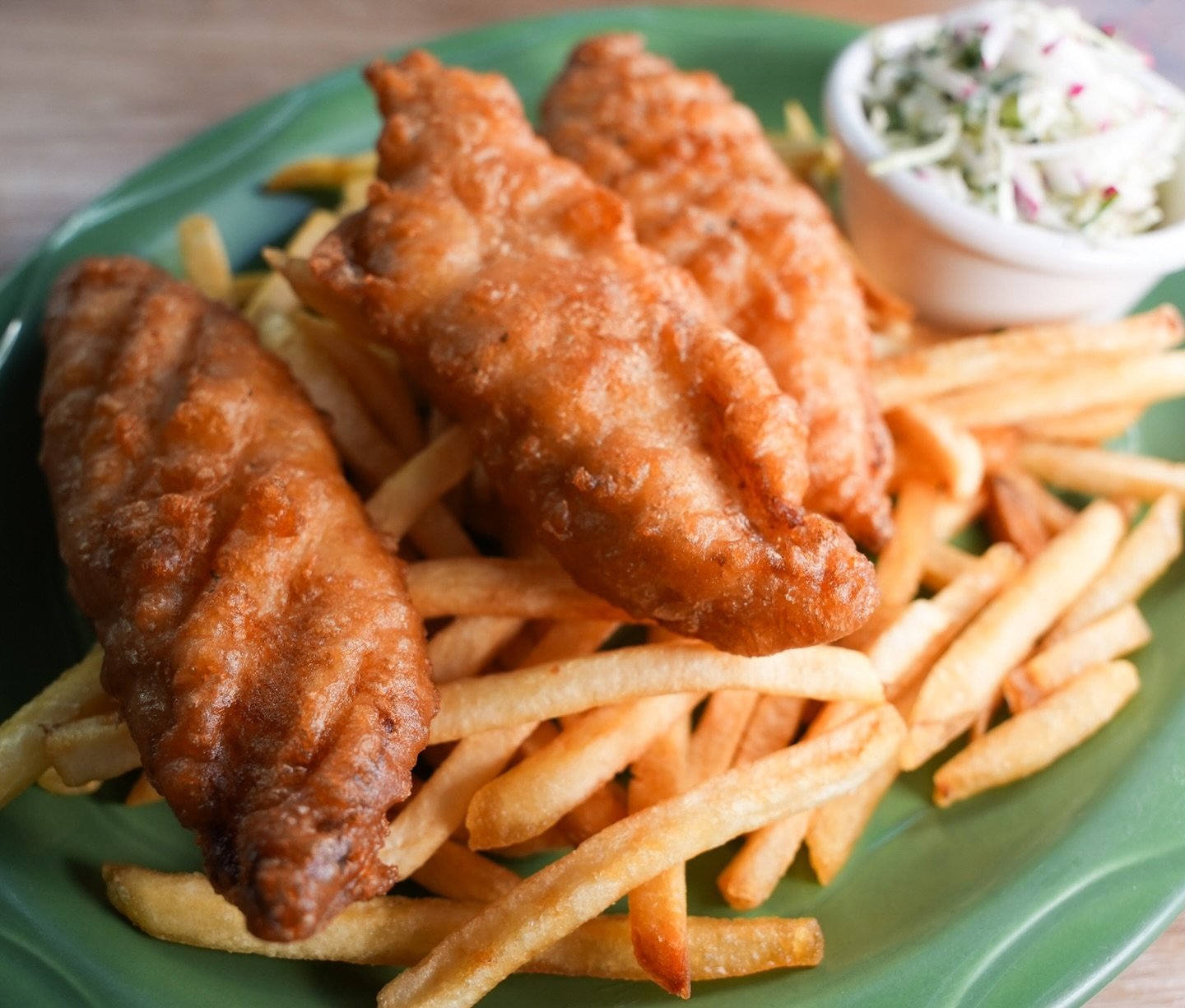 Craving something crispy and delicious? Swing by and grab our fish and chips.

#gardena #southbay #fishandchips #delicious