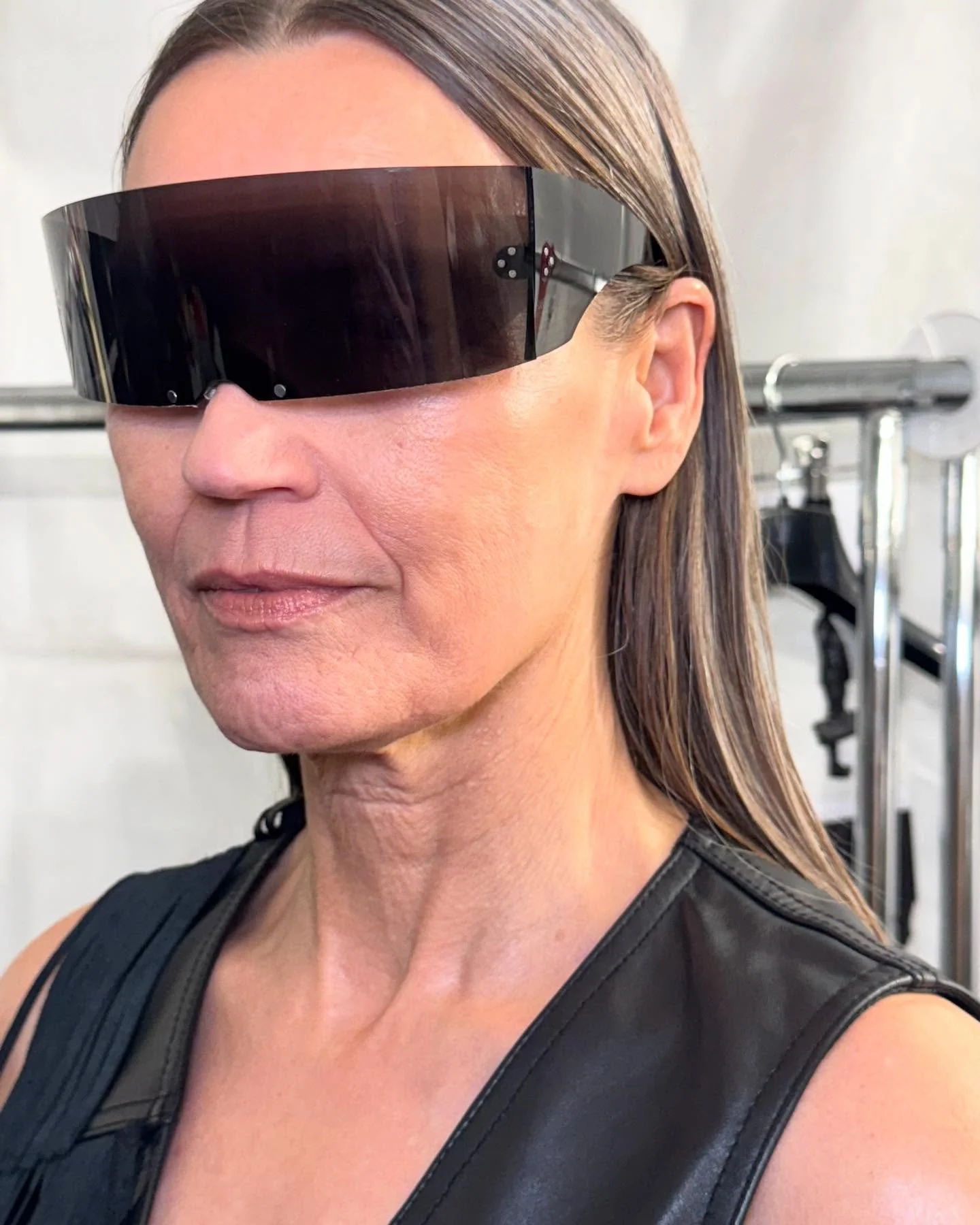 for @mm6maisonmargiela guest designer at @pittiuomo_official AW25 by @heikkisalonen_official , makeup by @karinwesterlundd 🩶💫💫💫

What I really appreciated was not just the collection itself, but also the diverse range of ages in the casting. ( no
