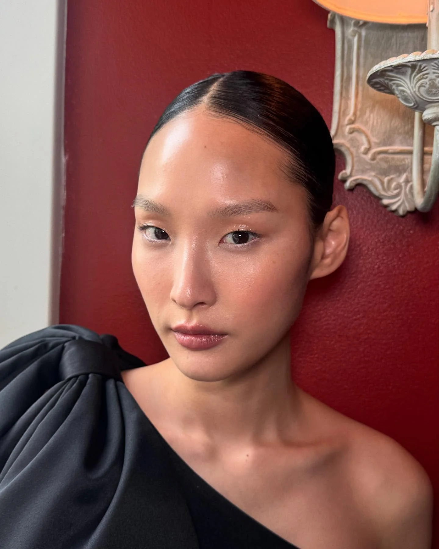 Another beautiful day at the castle in Stockholm for @cartier @noblessekorea with @victoriabeckhambeauty ✨ 

If you&rsquo;re looking for an effortless, understated glamour look this summer, the lightweight lipsticks from @victoriabeckhambeauty with t