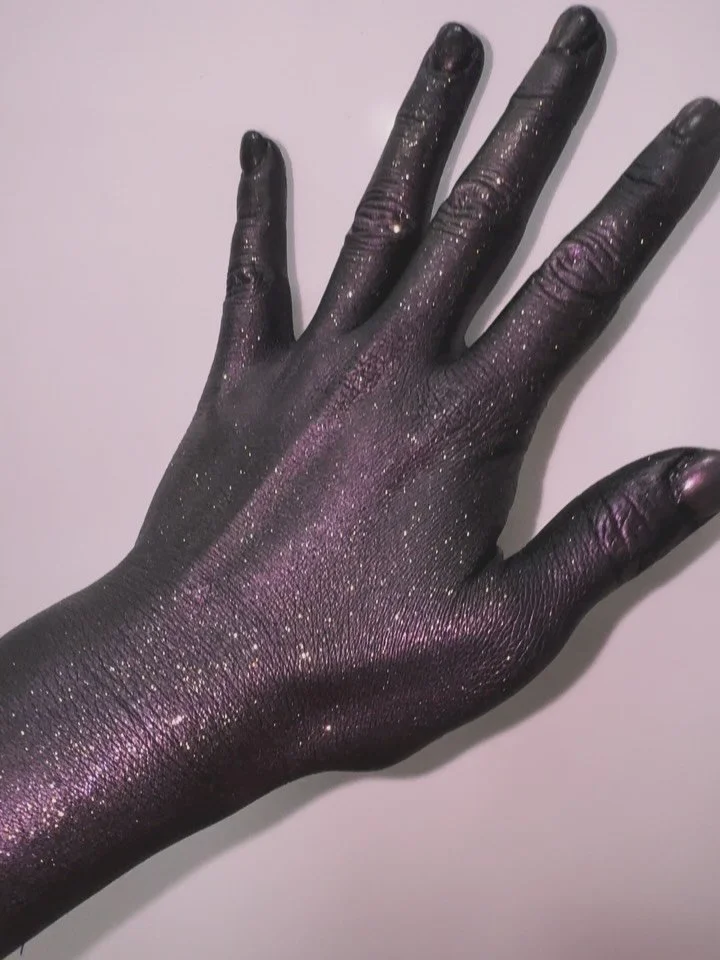 ✨dark dream / testing inspired from one of recent shootings in Korea, glitters in the air / happy December to you all ! 🖤✨✨✨

#ranheemakeup #란희메이크업