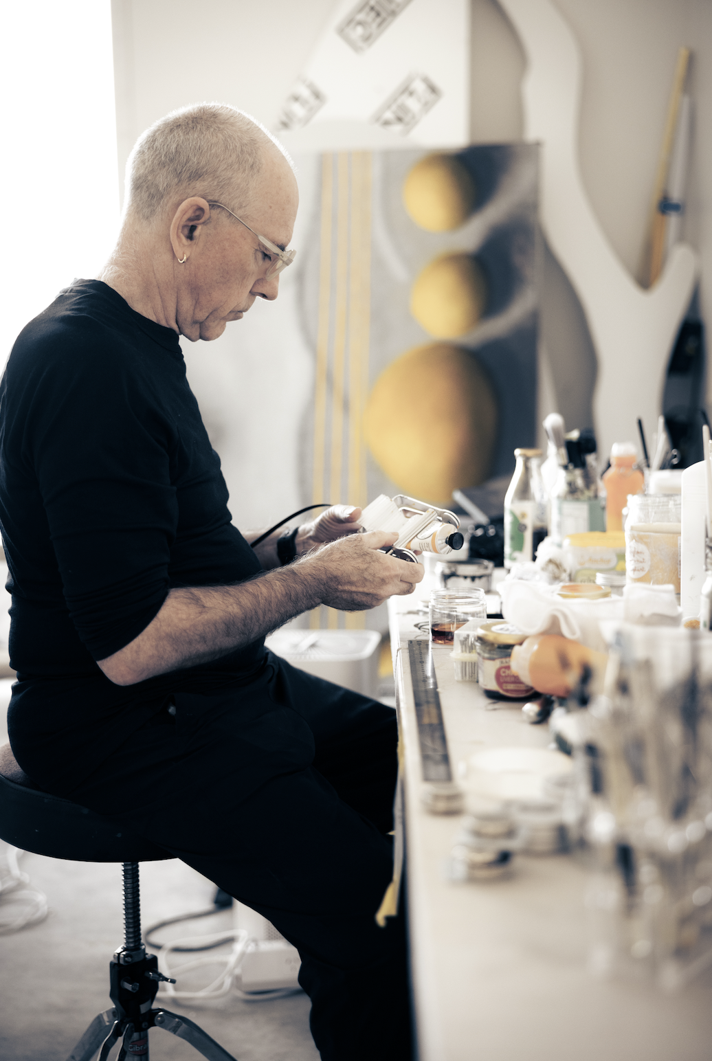 Nigel Banks of Sala Art Gallery, Tauranga, New Zealand, painting.