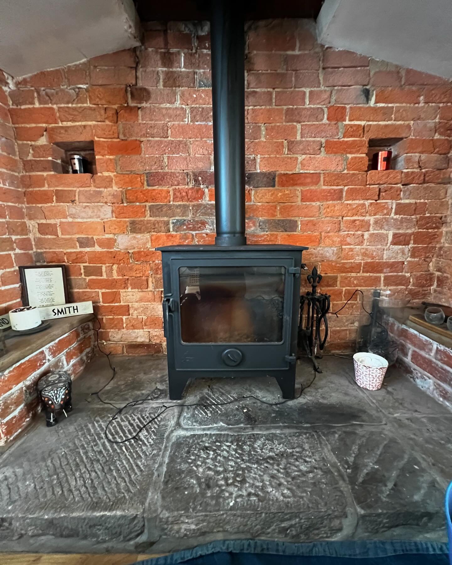 Saturday shift starts with this wood burner set in this stunning fire place. 

Quite often the thought is fitting a stove takes away the beauty of a fire place but more often than not it really bricks it back to life and transforms it into a beautifu