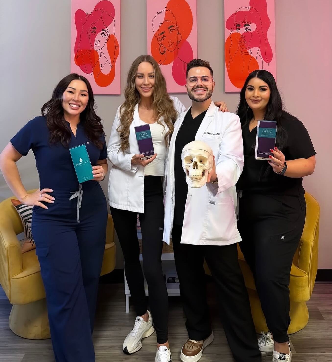 Another incredible day of learning and advancing my craft! ✨ Thank you @refinedbydanimichael 💉&hearts;️&hearts;️
and our wonderful REPs&hearts;️&hearts;️

I had the opportunity to participate in an amazing training provided by Allergan, focused on a