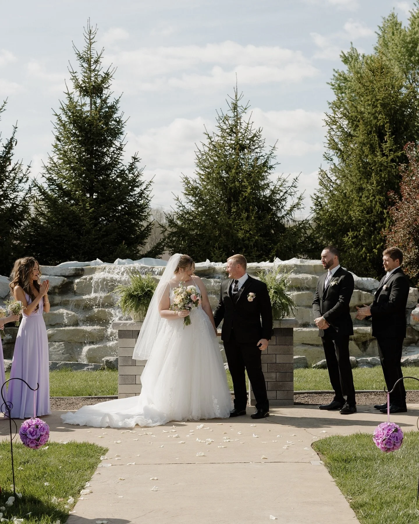 Such a beautiful and joyful wedding 💒🤍