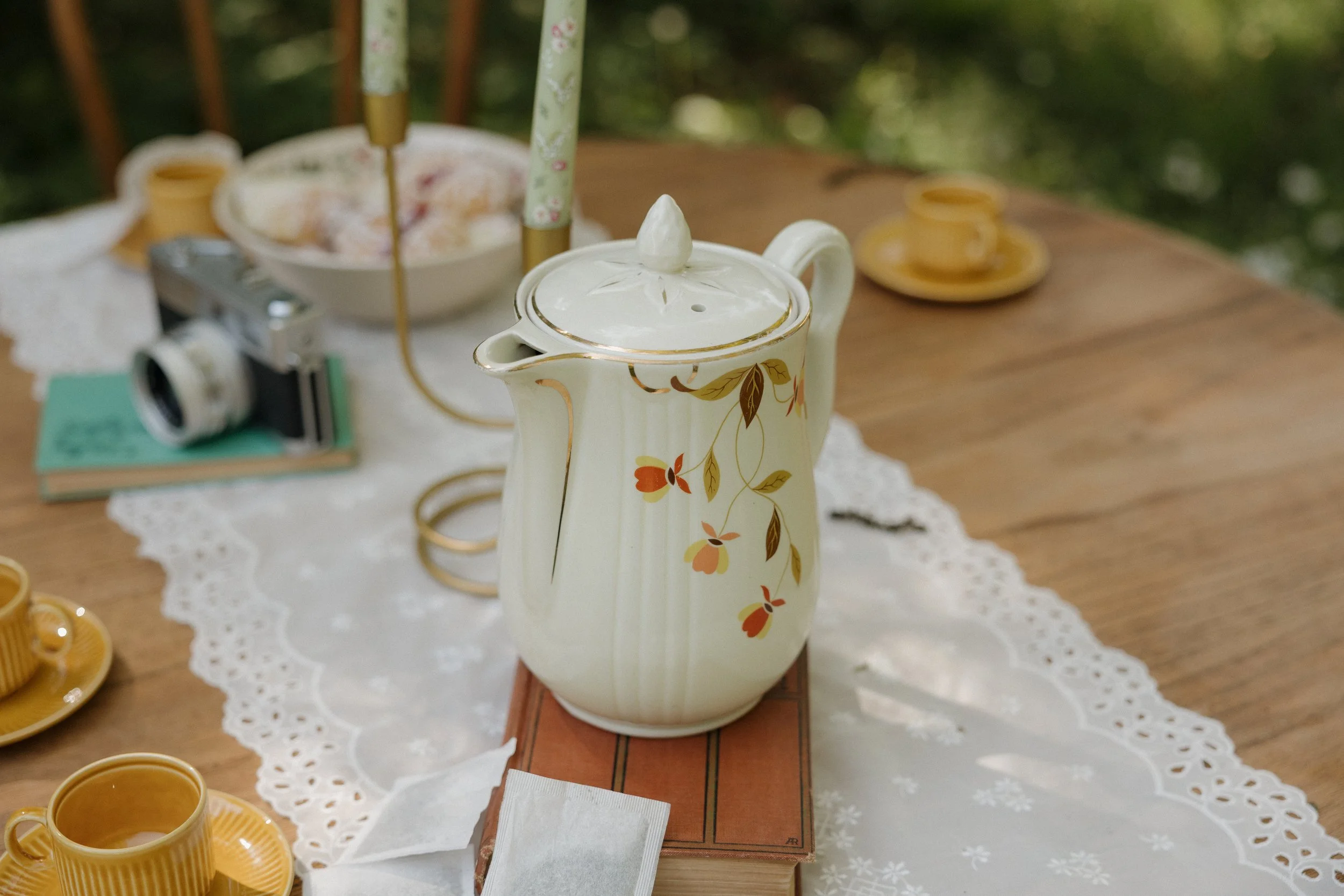 cottage tablescape