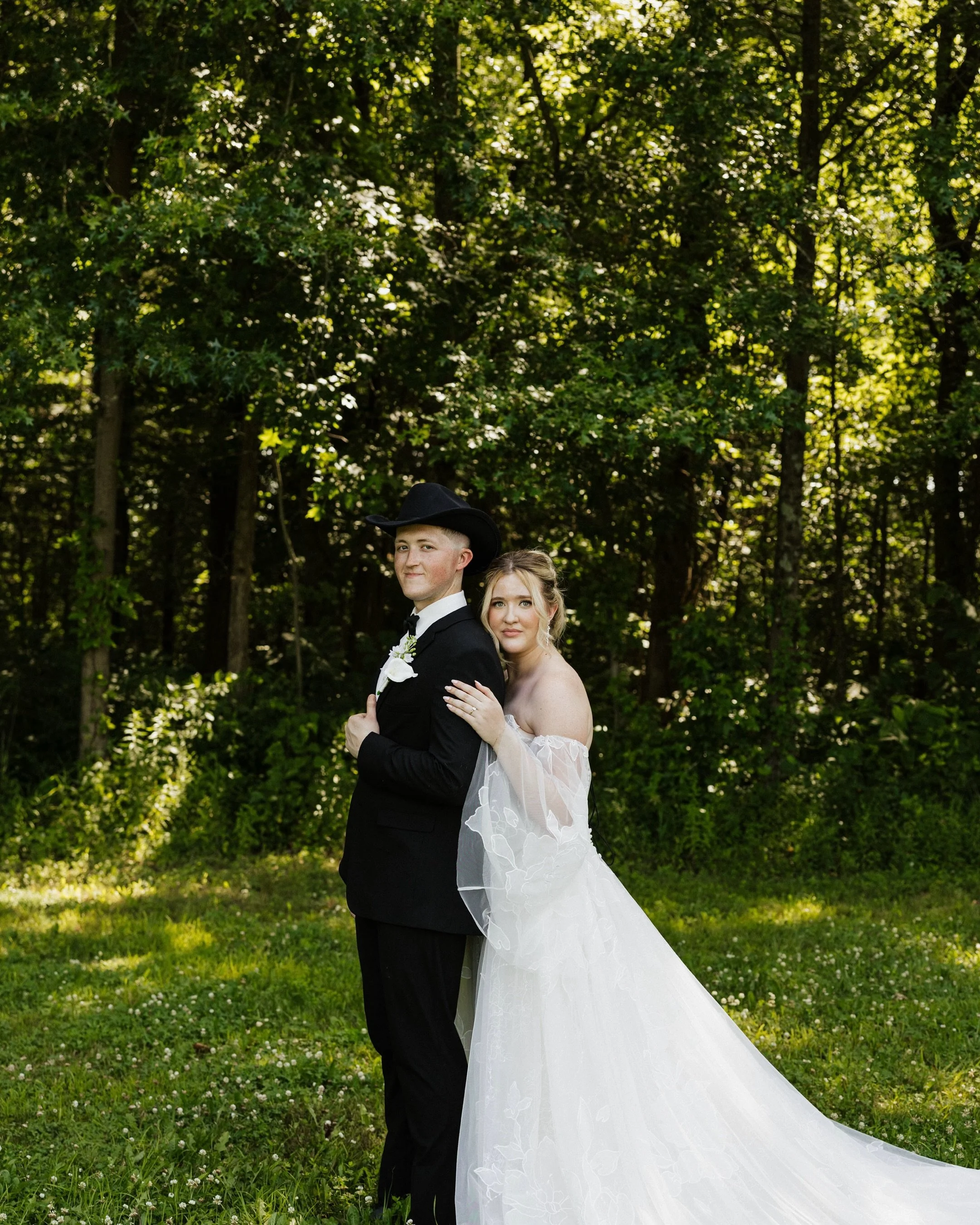 The prettiest!! I&rsquo;m obsessed with these two. 

Photos: @sambeasley_photos 
Event Planner: @eventsbyoliviagrace
Venue: @flatcreekfarmsllc
Dresses: @blovedboutique
Host: @jjphotoandfilm
Content Creation: @thesociallocket
Stationery: @mackenzie.gr
