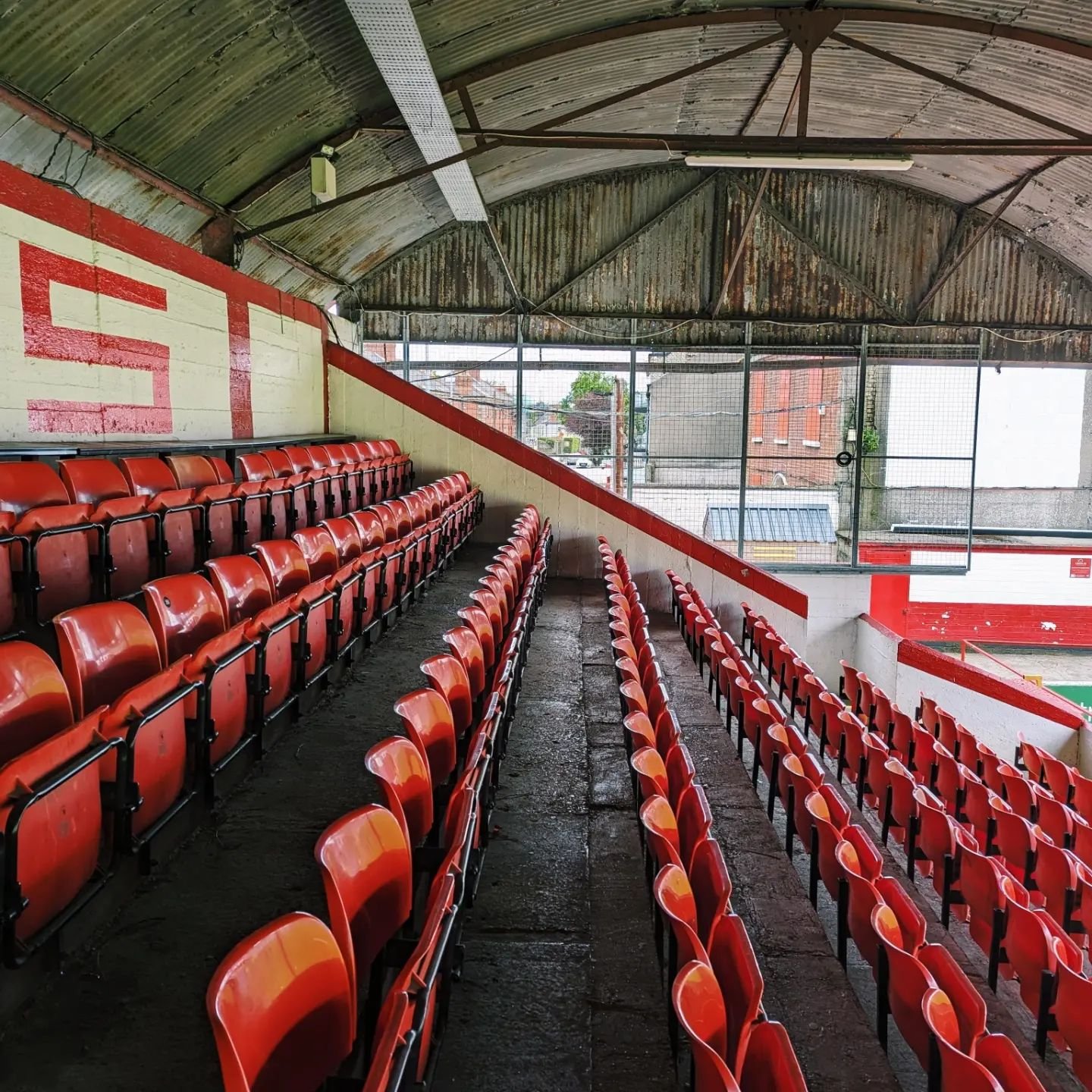 ⚽ Shelbourne FC vs Bohemian FC
🏟️ Tolka Park 
🏆 League of Ireland Women's 

#TheChickenBaltiChronicles #TheBeautifulGame #FootballArchitecture #FootballCulture #FootballTourism #FootballPhotography #IrishFootball #LeagueOfIreland #ShelbourneFC #She