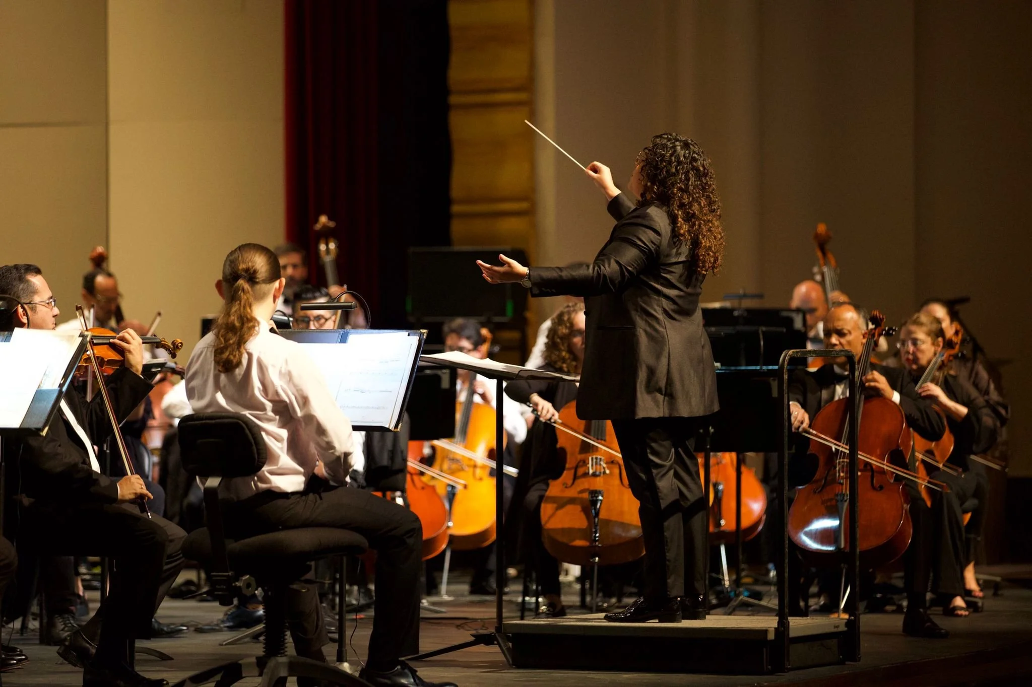 Concierto de la Orquesta Sinfónica de Puerto Rico en el Teatro de la UPR para celebrar el Aniversario 121 del Recinto de Río Piedras