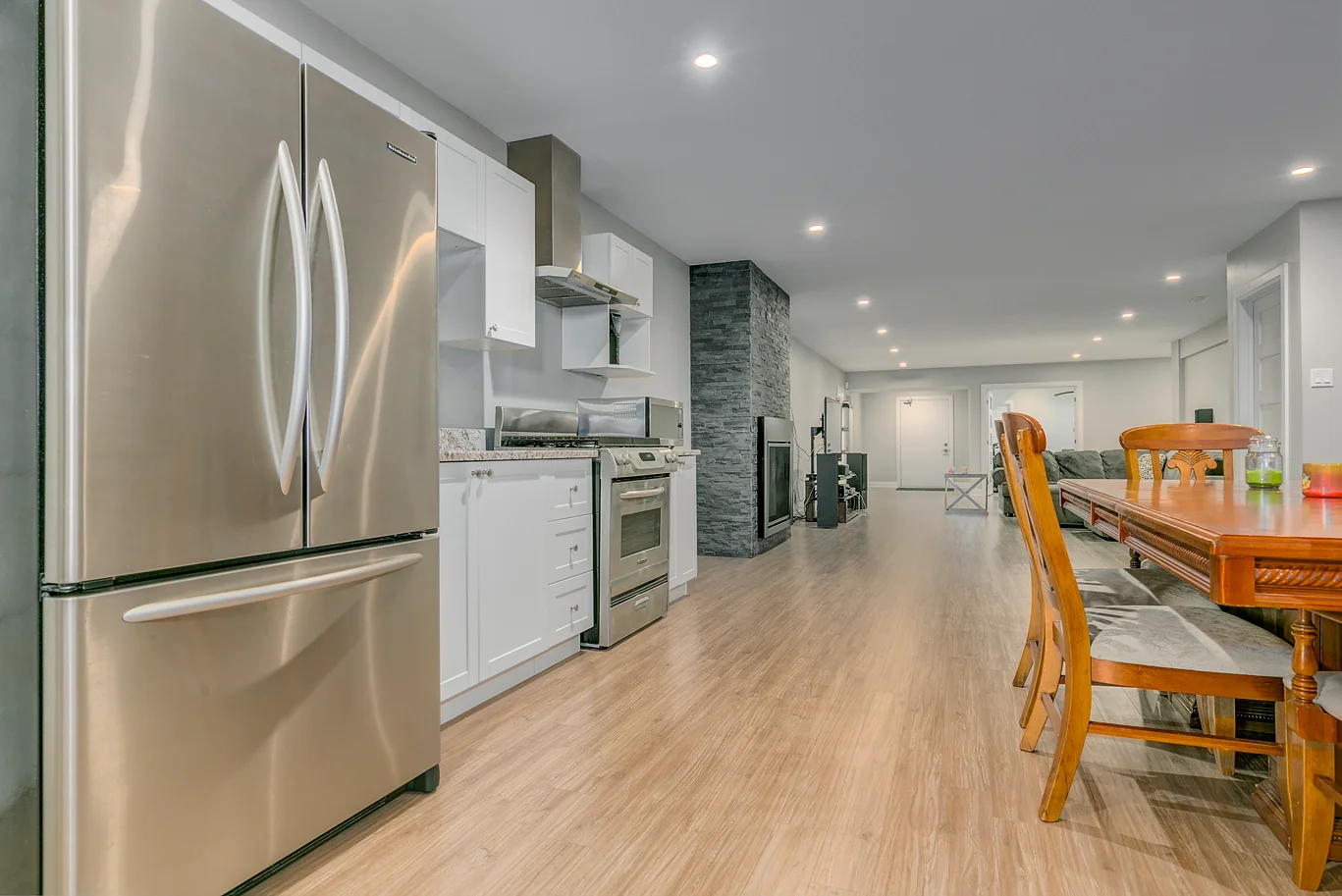 Basement Kitchenette.png