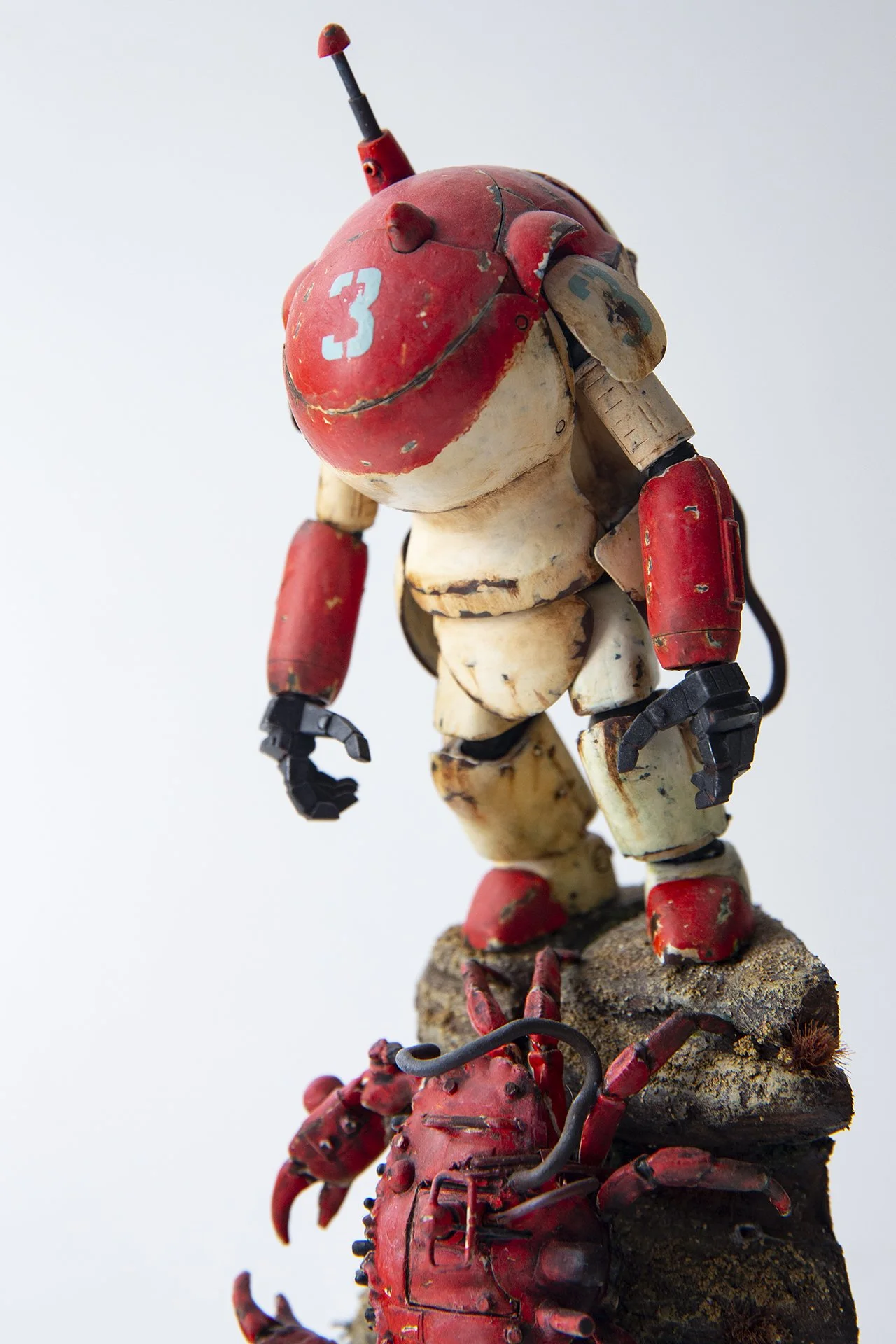 1/20 scale model of Ma.K robot suit, built by Lionel May, posed on custom scratchbuilt base with crab drone. 