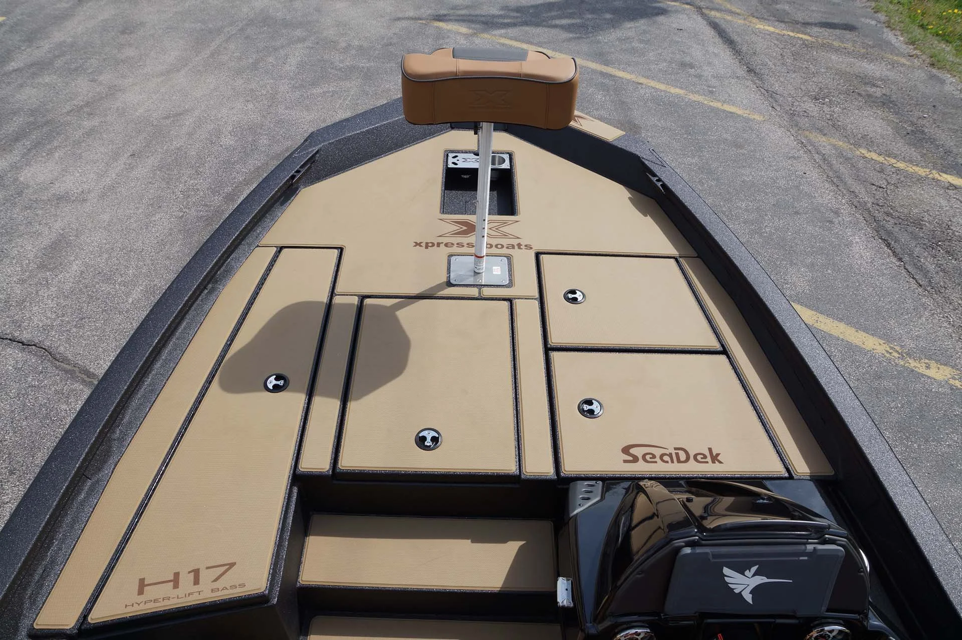 2026-Xpress H17-Charcoal-Cappuccino-10.jpg