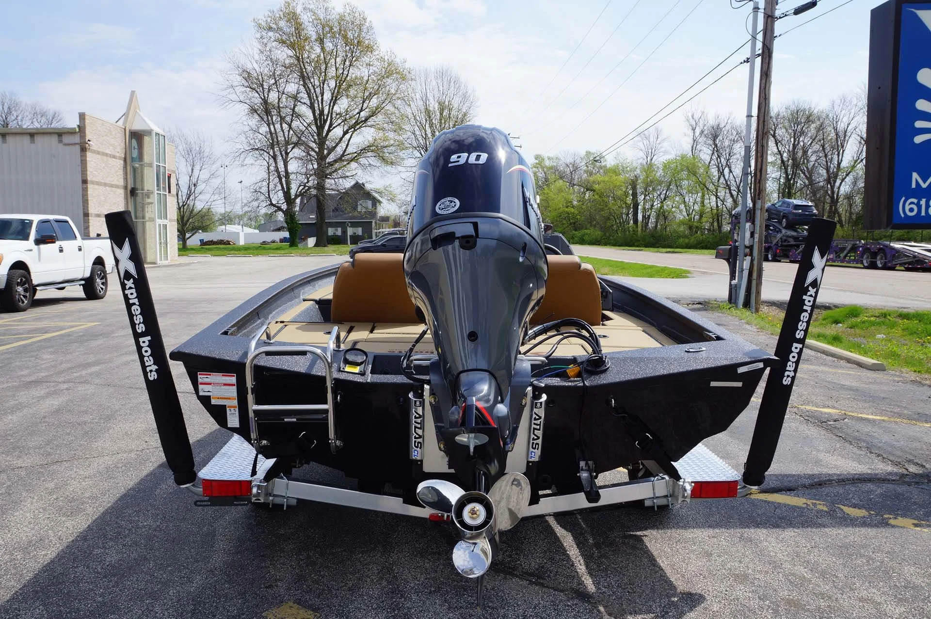 2026-Xpress H17-Charcoal-Cappuccino-5.jpg