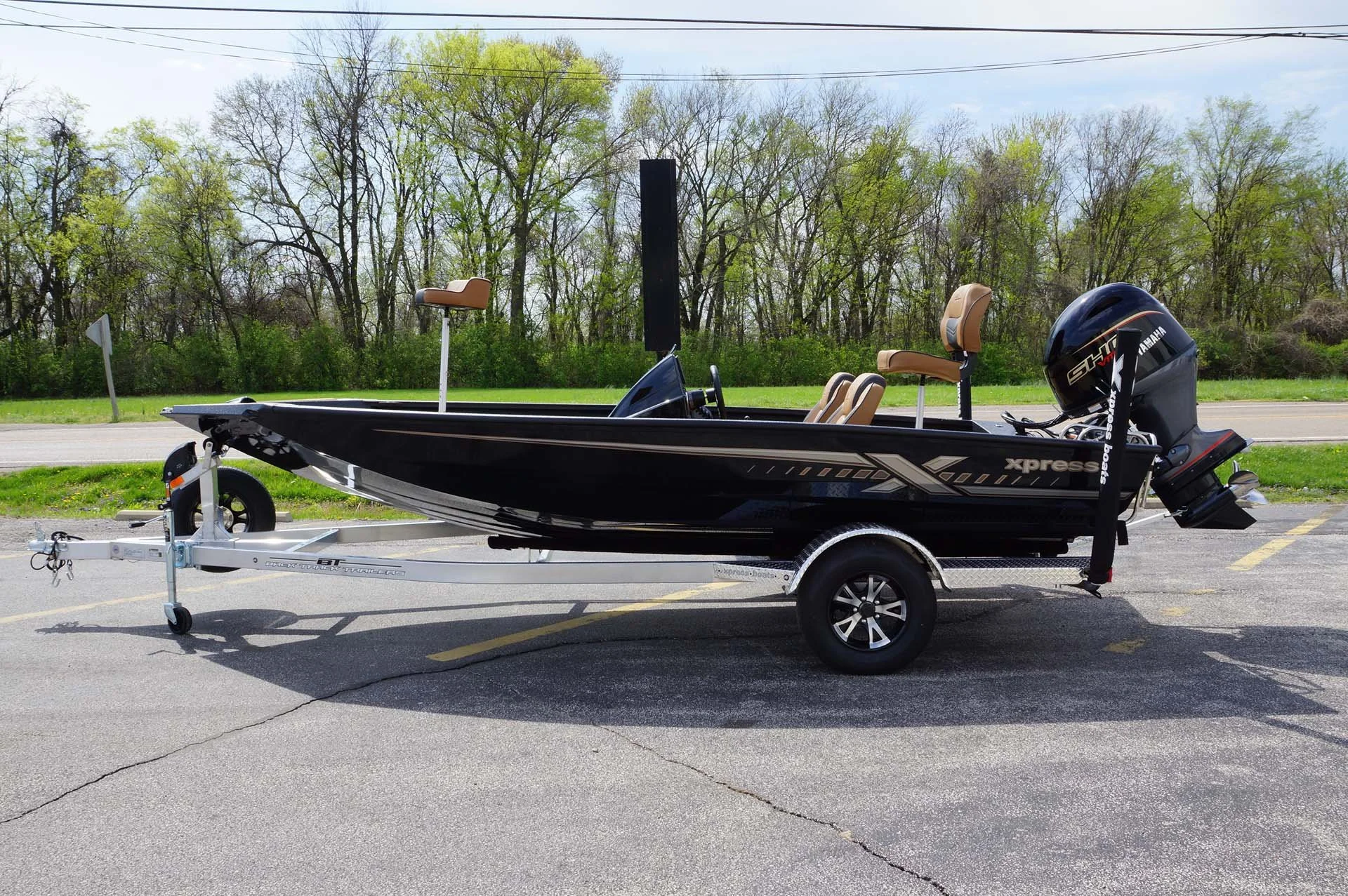 2026-Xpress H17-Charcoal-Cappuccino-1.jpg