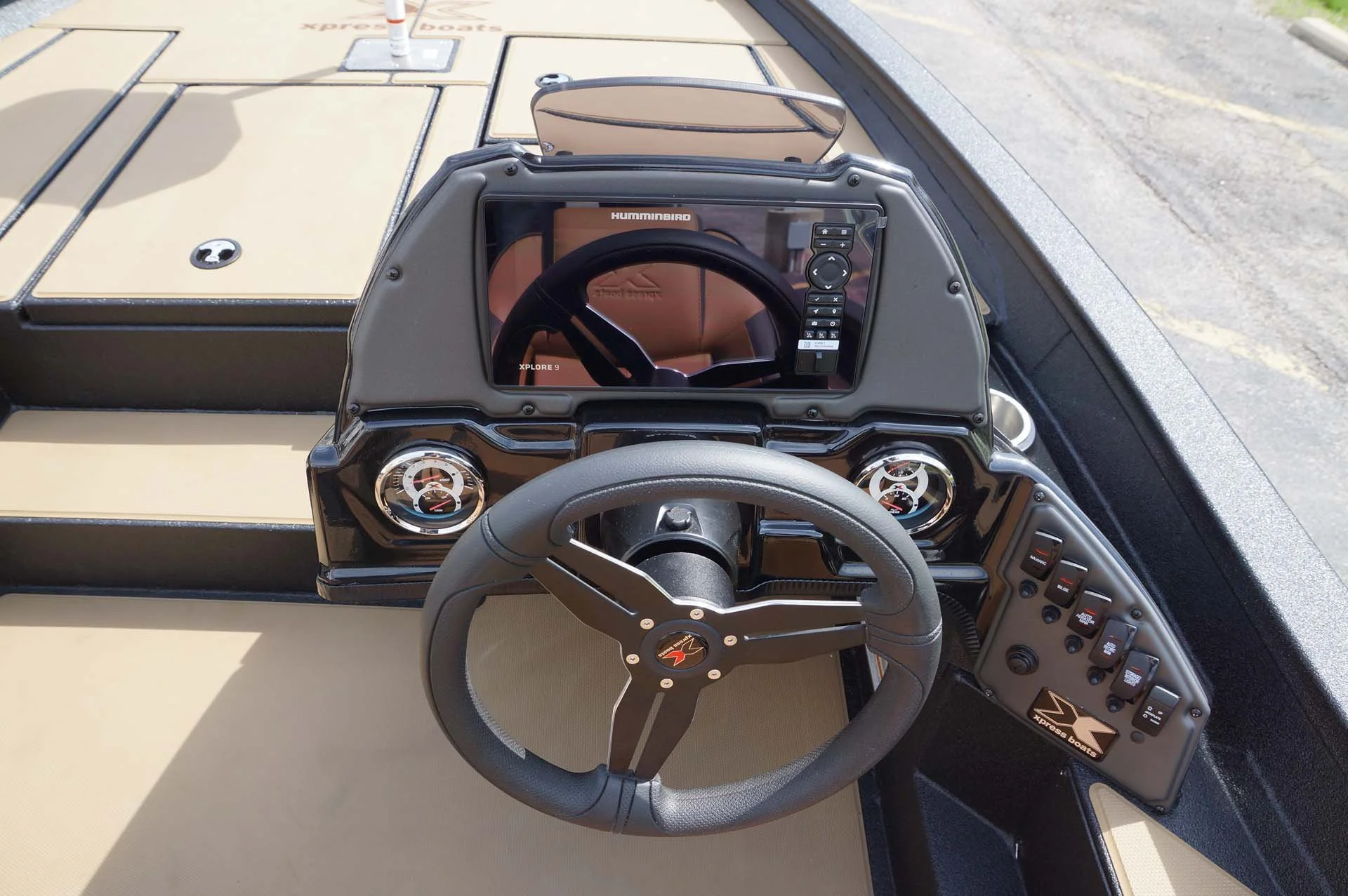 2026-Xpress H17-Charcoal-Cappuccino-8.jpg