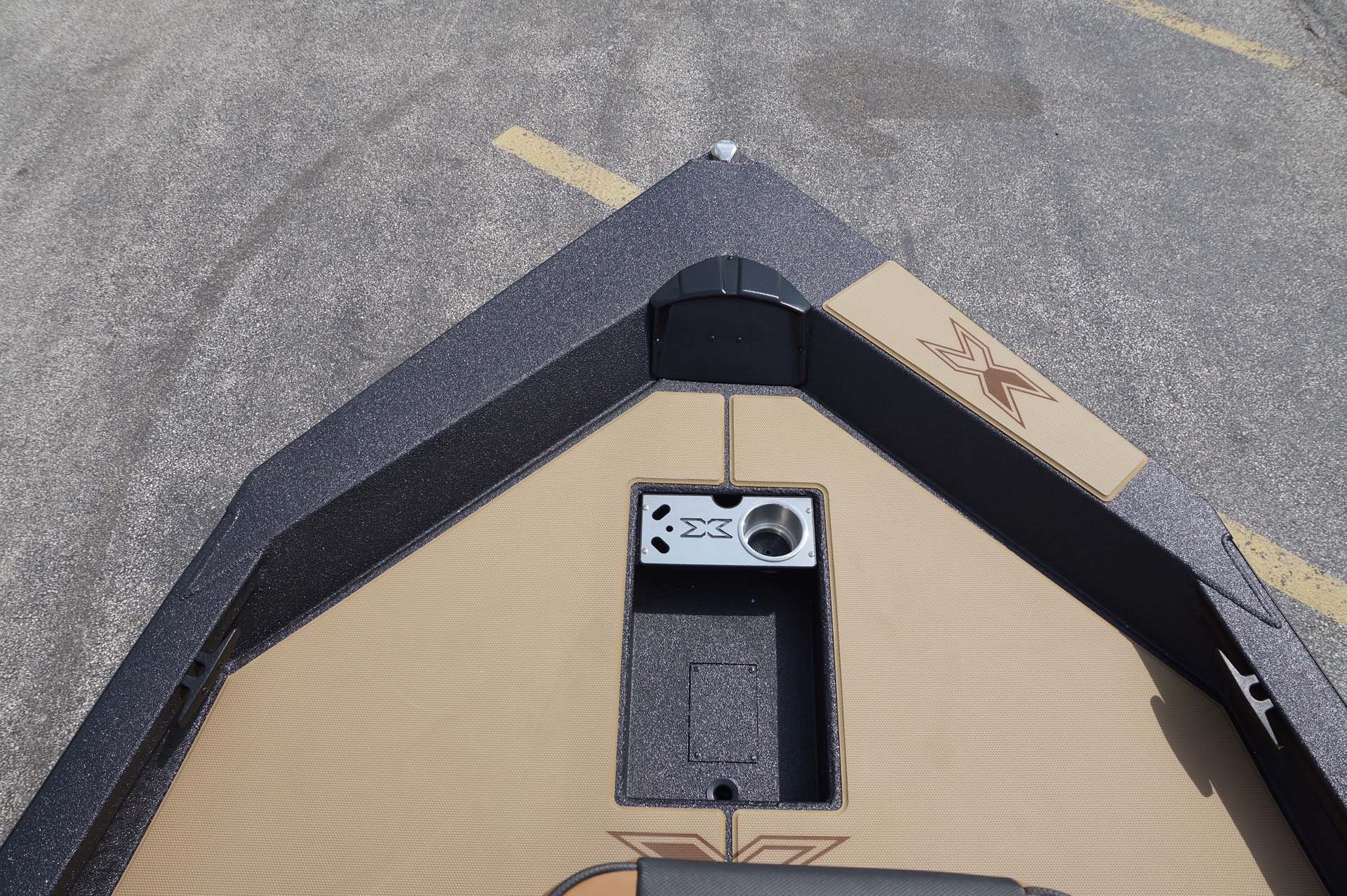 2026-Xpress H17-Charcoal-Cappuccino-11.jpg