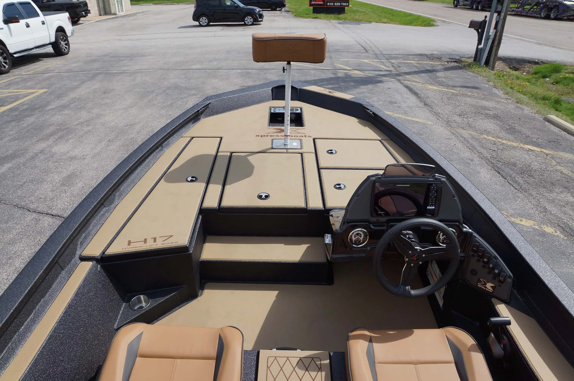 2026-Xpress H17-Charcoal-Cappuccino-7.jpg