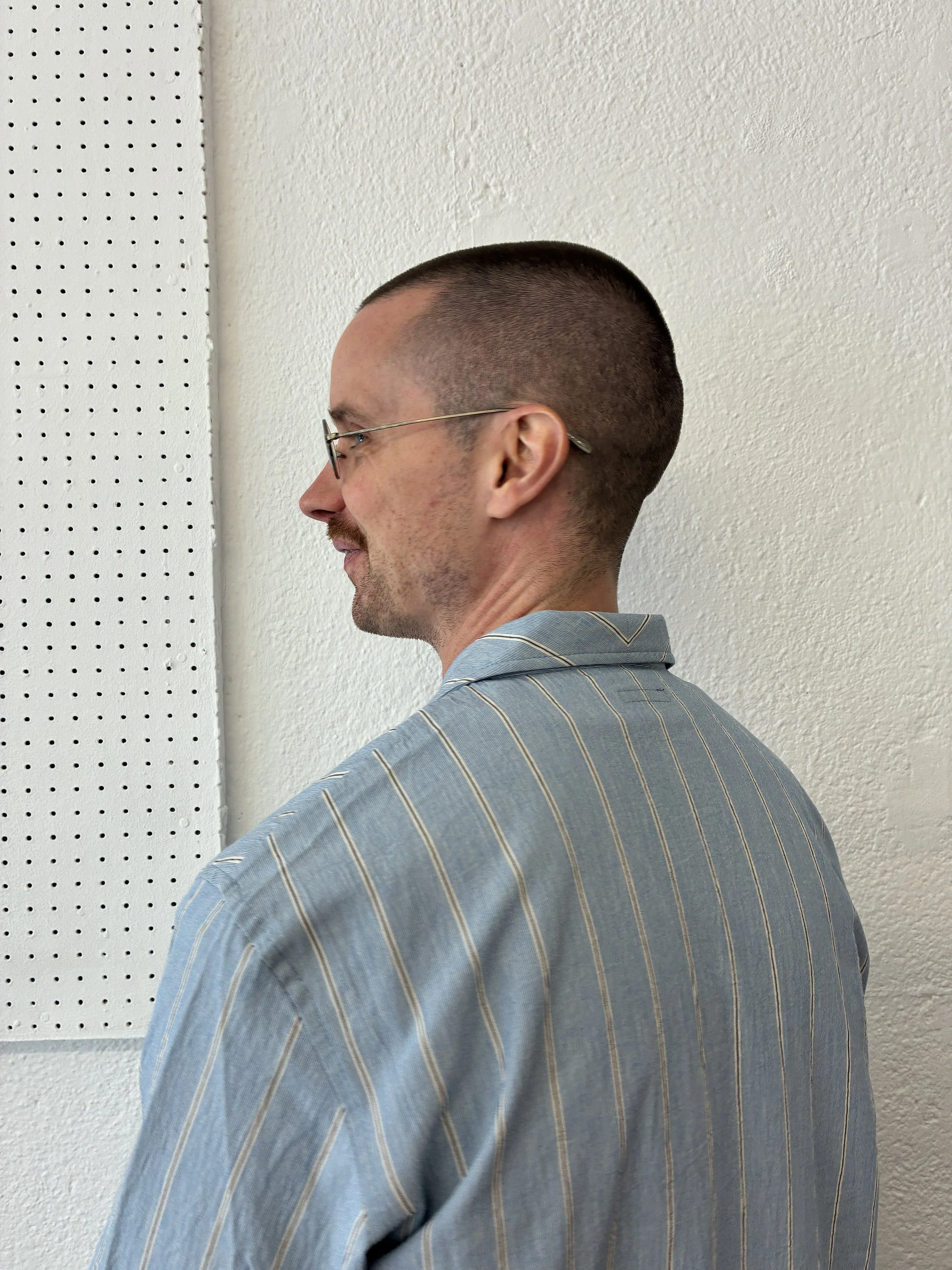 Close up of man Man wearing Frank Leder Blue Stripe Japanese Cotton Shirt