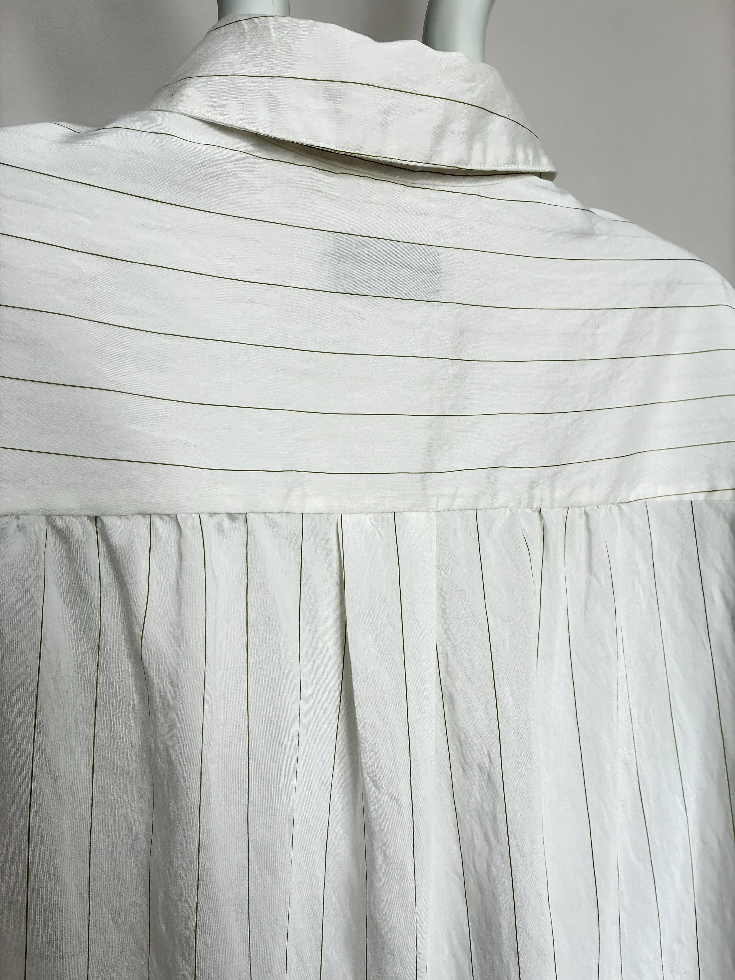 Closeup of back of 1st PAT-RN Woman Modula Shirt in Tailored Stripes