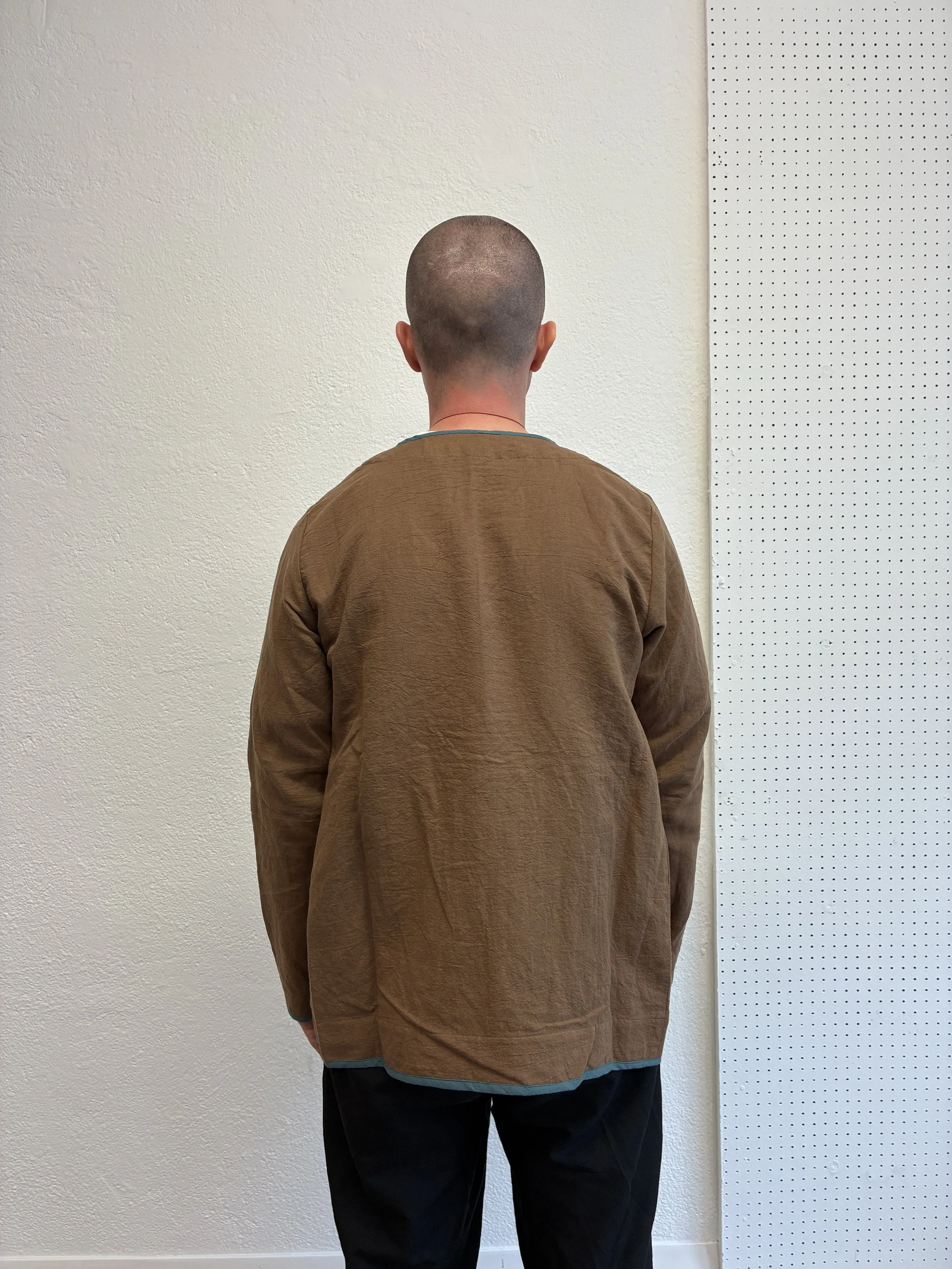 Back of Man wearing Brown Teal Frank Leder Linen Cotton Jacket
